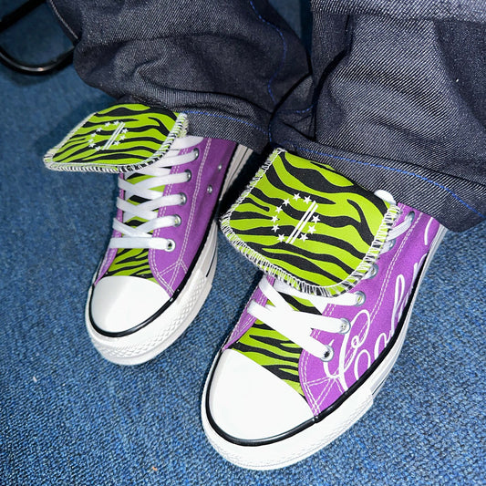 Low-Top Lace-Up Graphic Print Sneakers WN27168