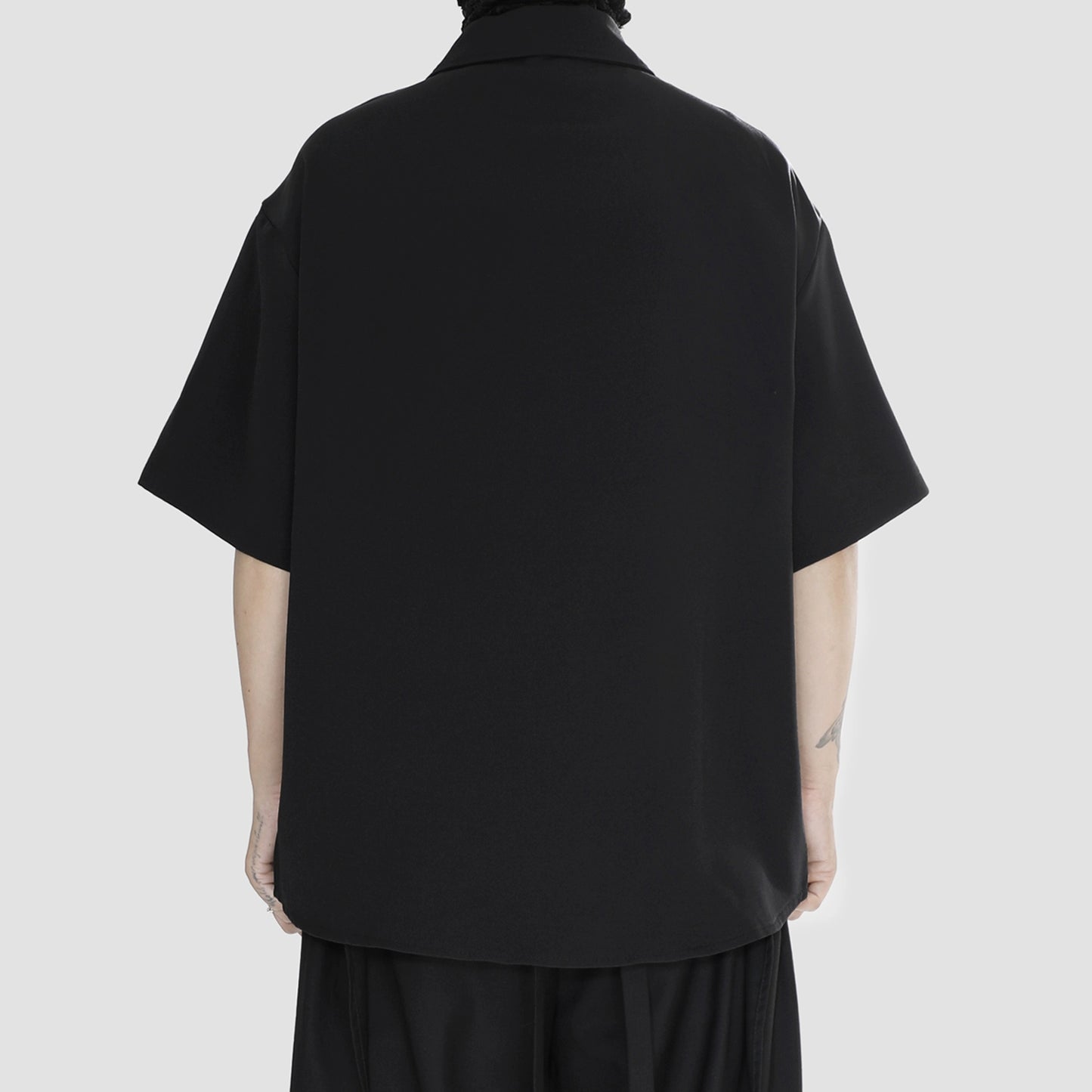 Black Color Zipper Short Sleeve Shirt WN20138