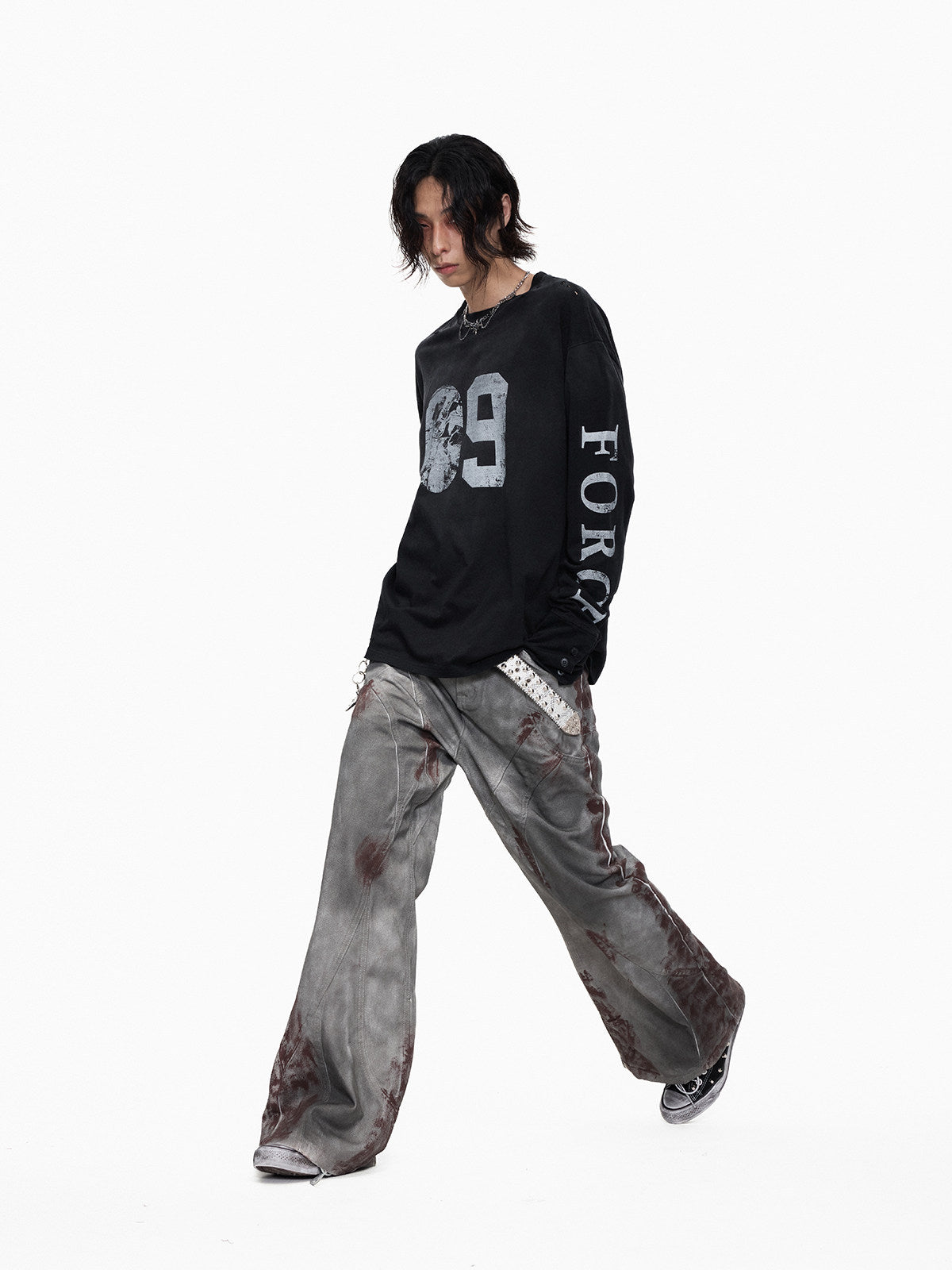 Hole Washed Stain Button-Cuff Long Sleeve T-Shirt WN27302