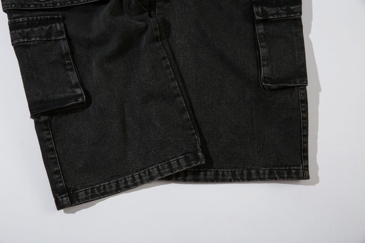 Washed Eyelet Cargo Denim Jeans WN25447