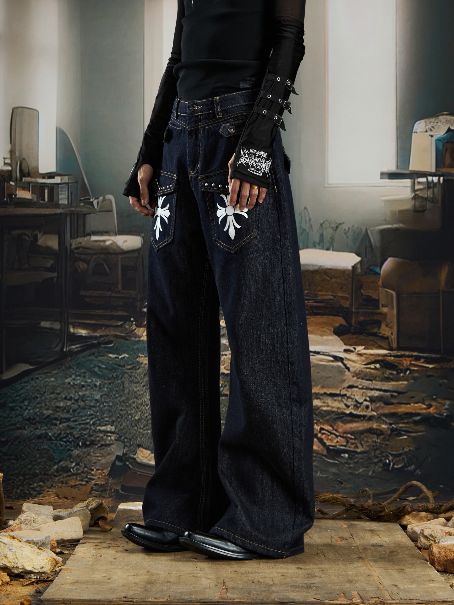 Cross Print Rivet Deconstruction Curved Leg Denim Jeans WN22776