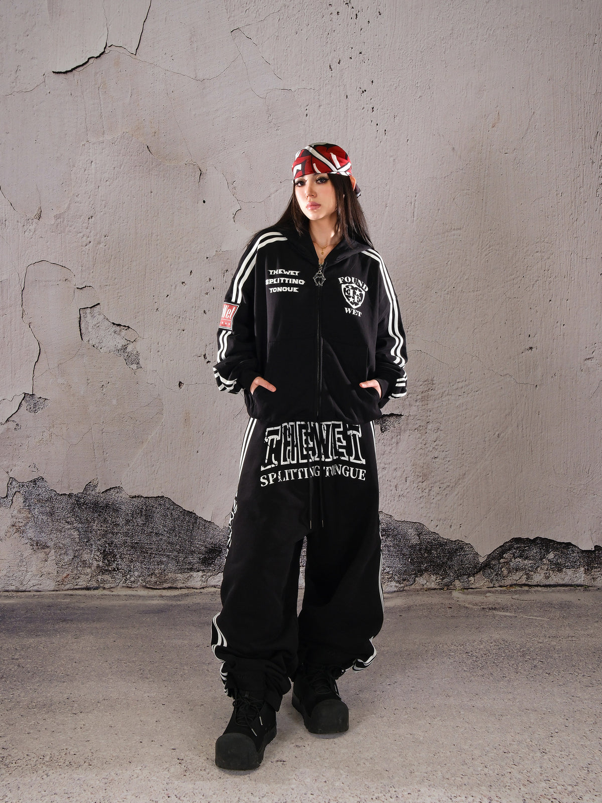 Stripe Badge Letter Zipper Hoodie WN26670