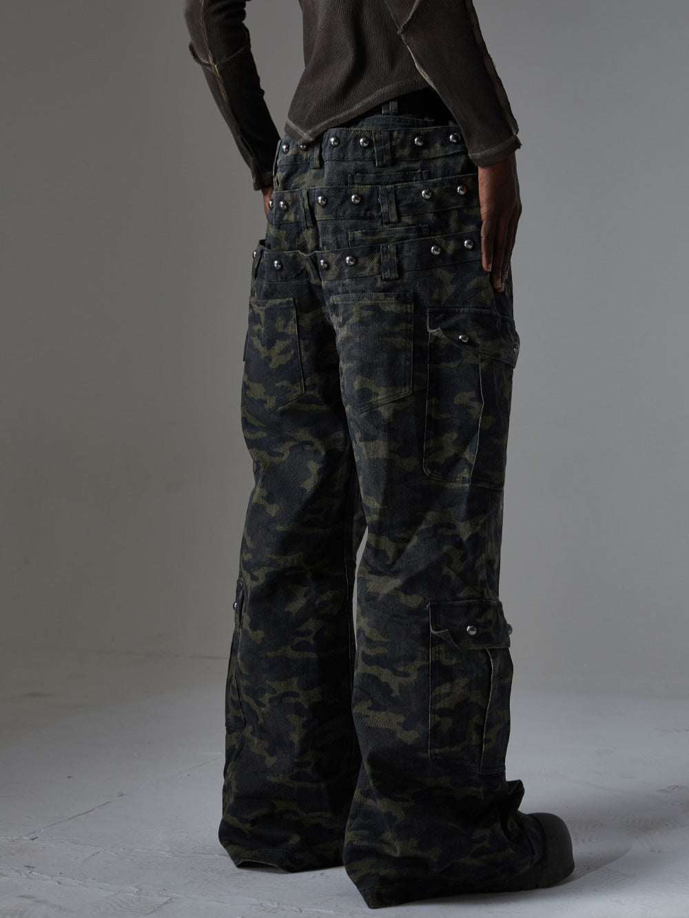 Camouflage Cargo Pocket Wide Leg Denim Jeans WN28009