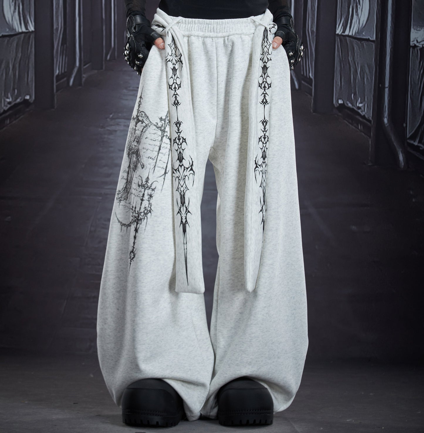 Totem Print Detachable Ribbon Wide Leg Barrel Sweatpants WN22918