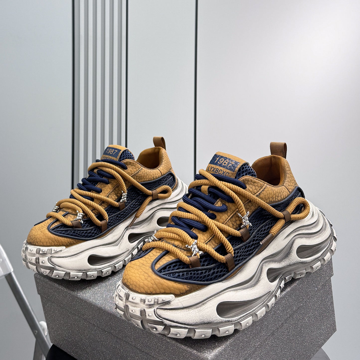 Chunky Platform Height Increase Breathable Sneakers WN24790
