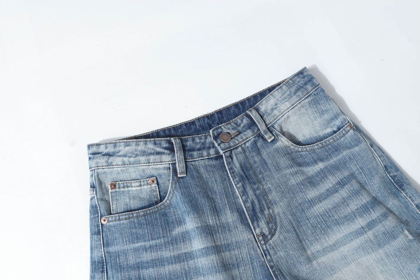 Damage Whisker Washed Wide Leg Denim Jeans WN25948