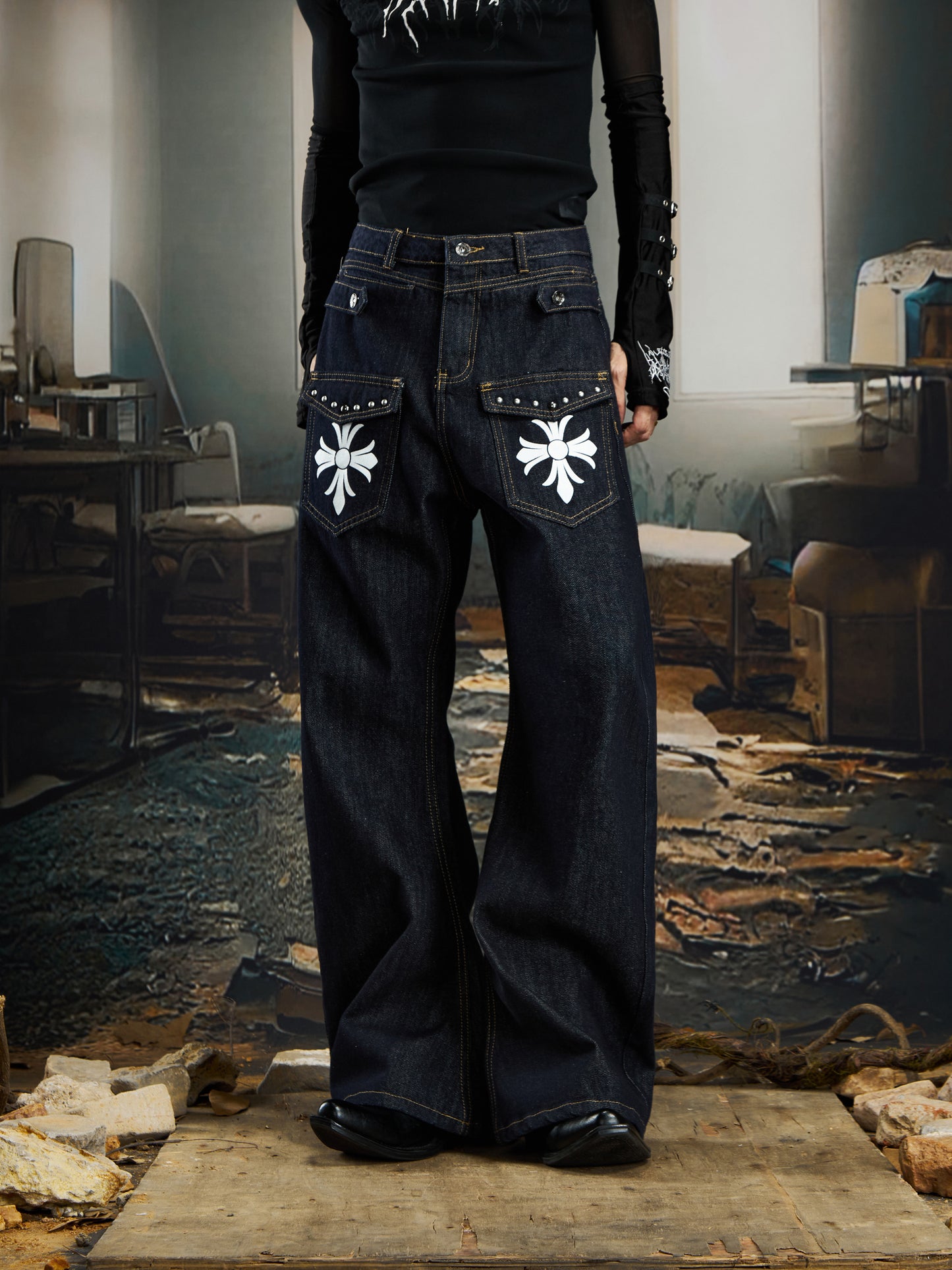 Cross Print Rivet Deconstruction Curved Leg Denim Jeans WN22776