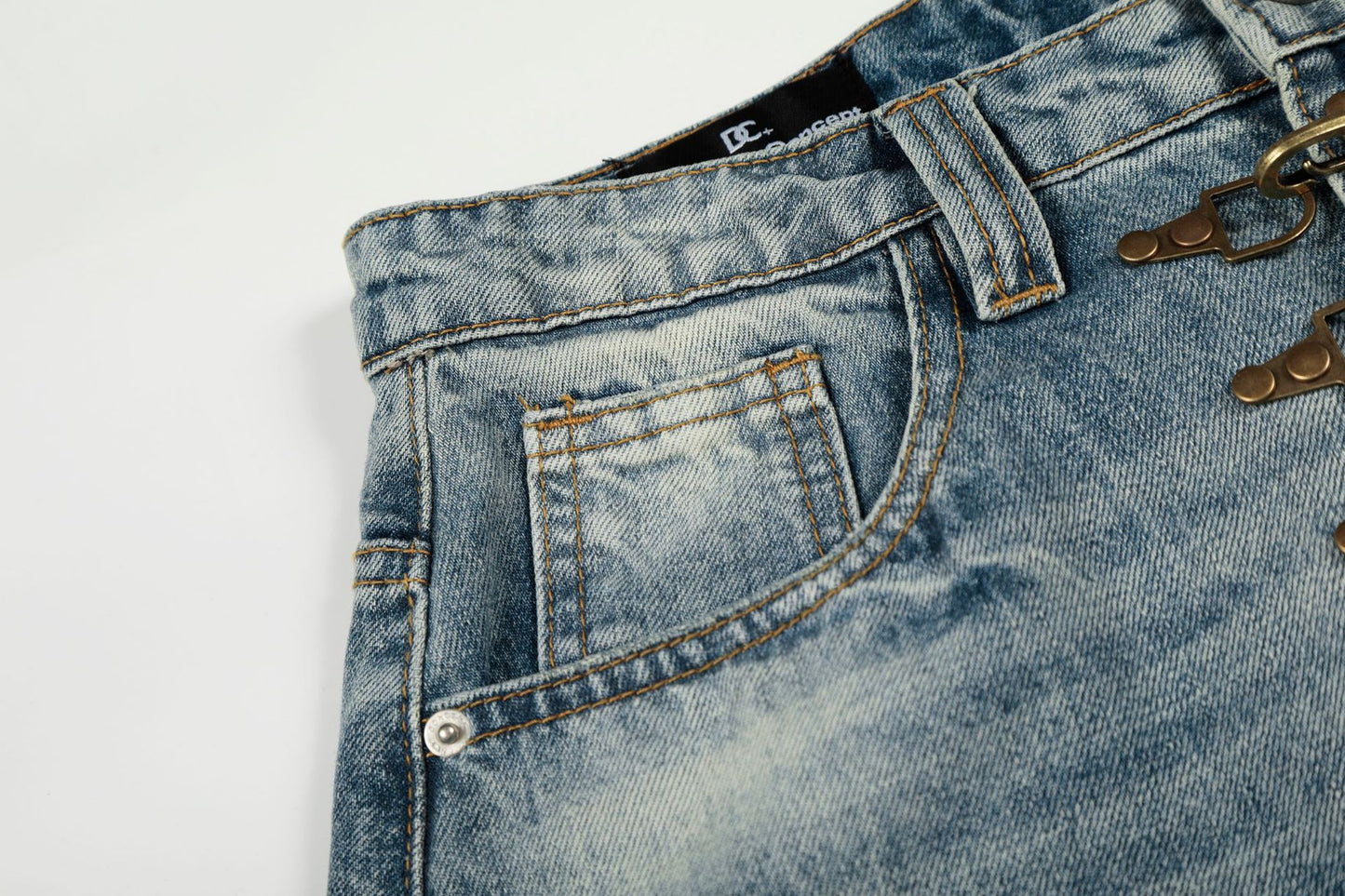 Washed Whisker Curved Denim Jeans WN25970