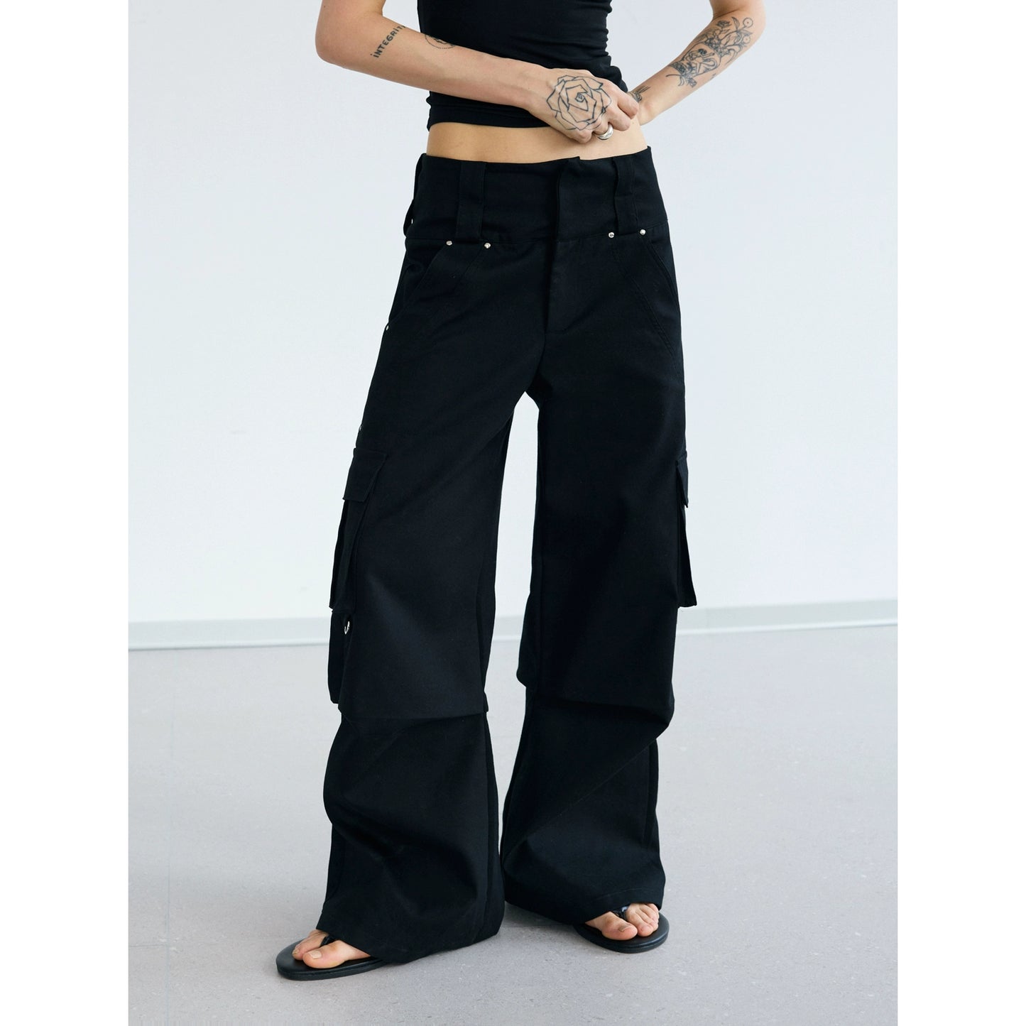 Double Waistband Multi-Pocket Wide Leg Cargo Pants WN18247