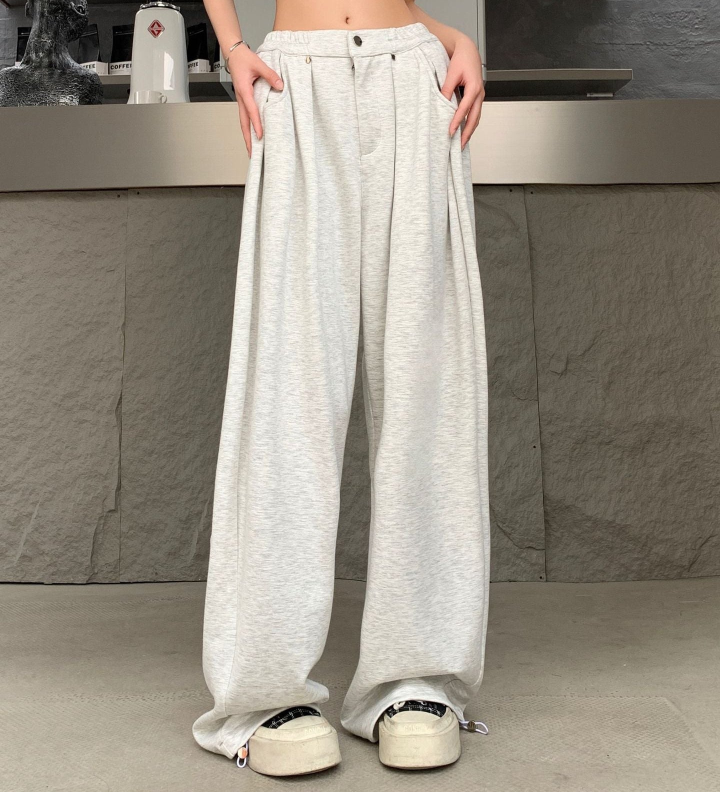 Pleats Draped Straight Sweatpants WN25822