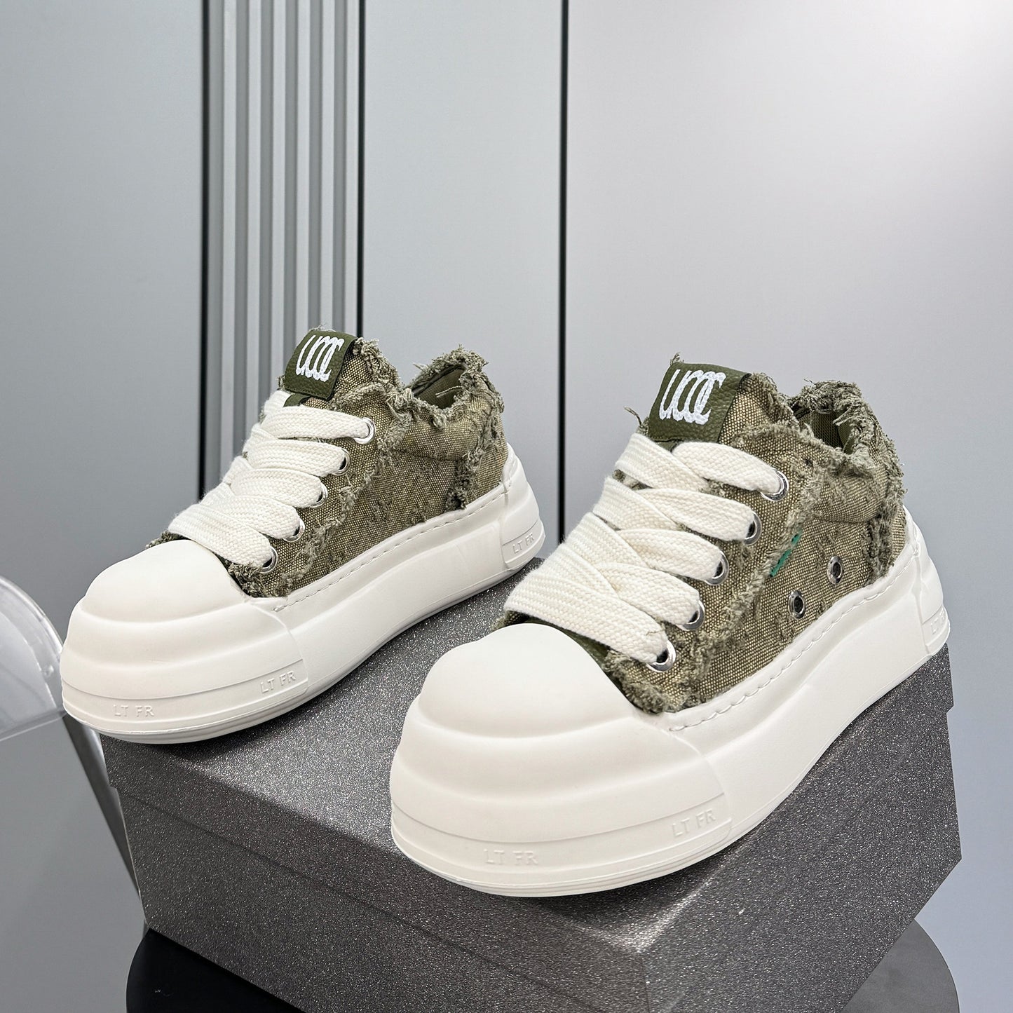 Chunky Platform Frayed Canvas Shell Toe Sneakers WN24840