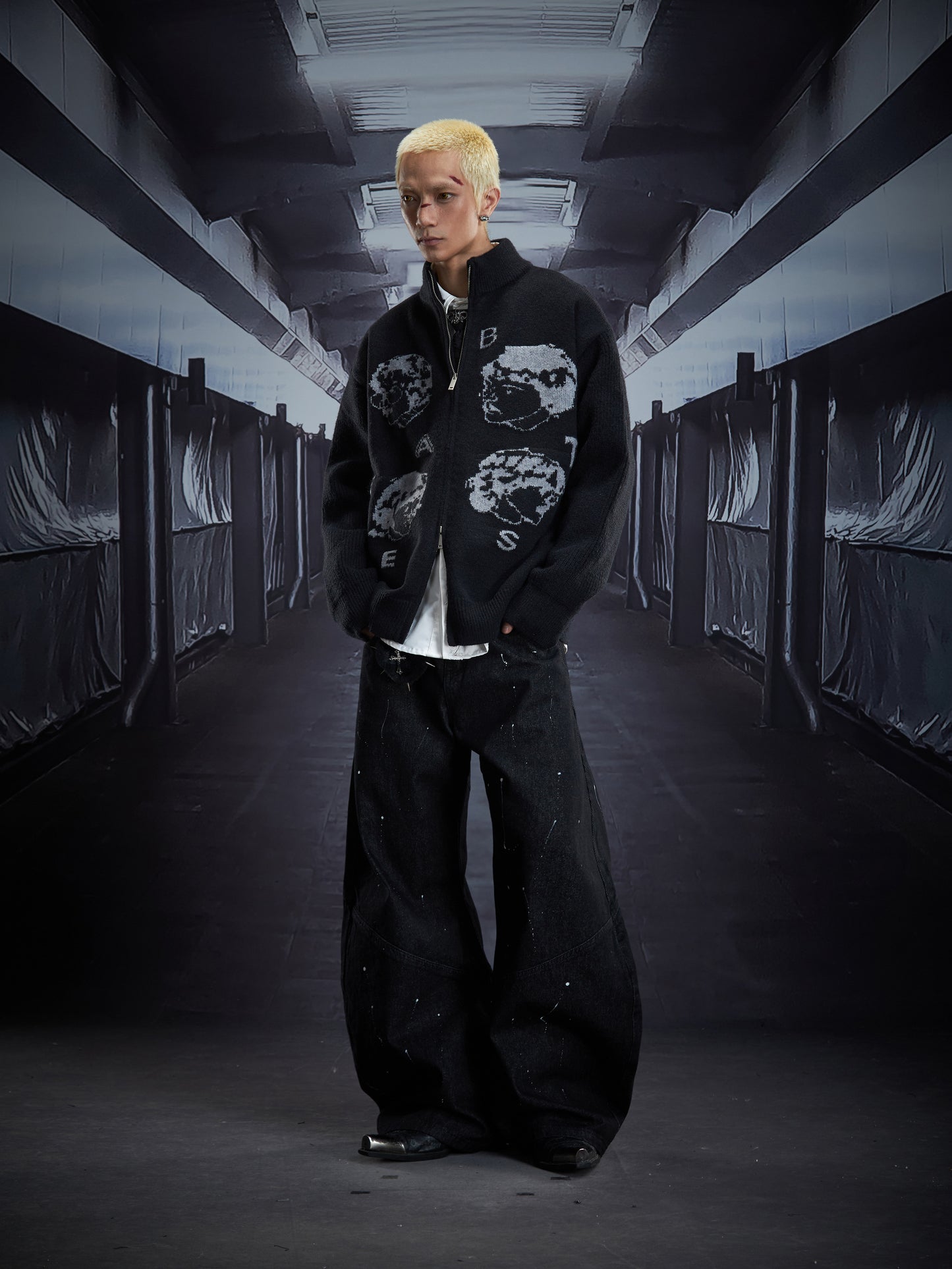 Portrait Print High-Neck Zipper Oversize Knit Cardigan WN22894