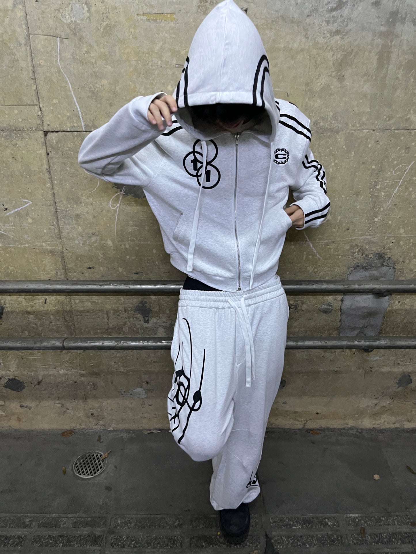 Embroidery Patchwork Zipper Hoodie WN19098