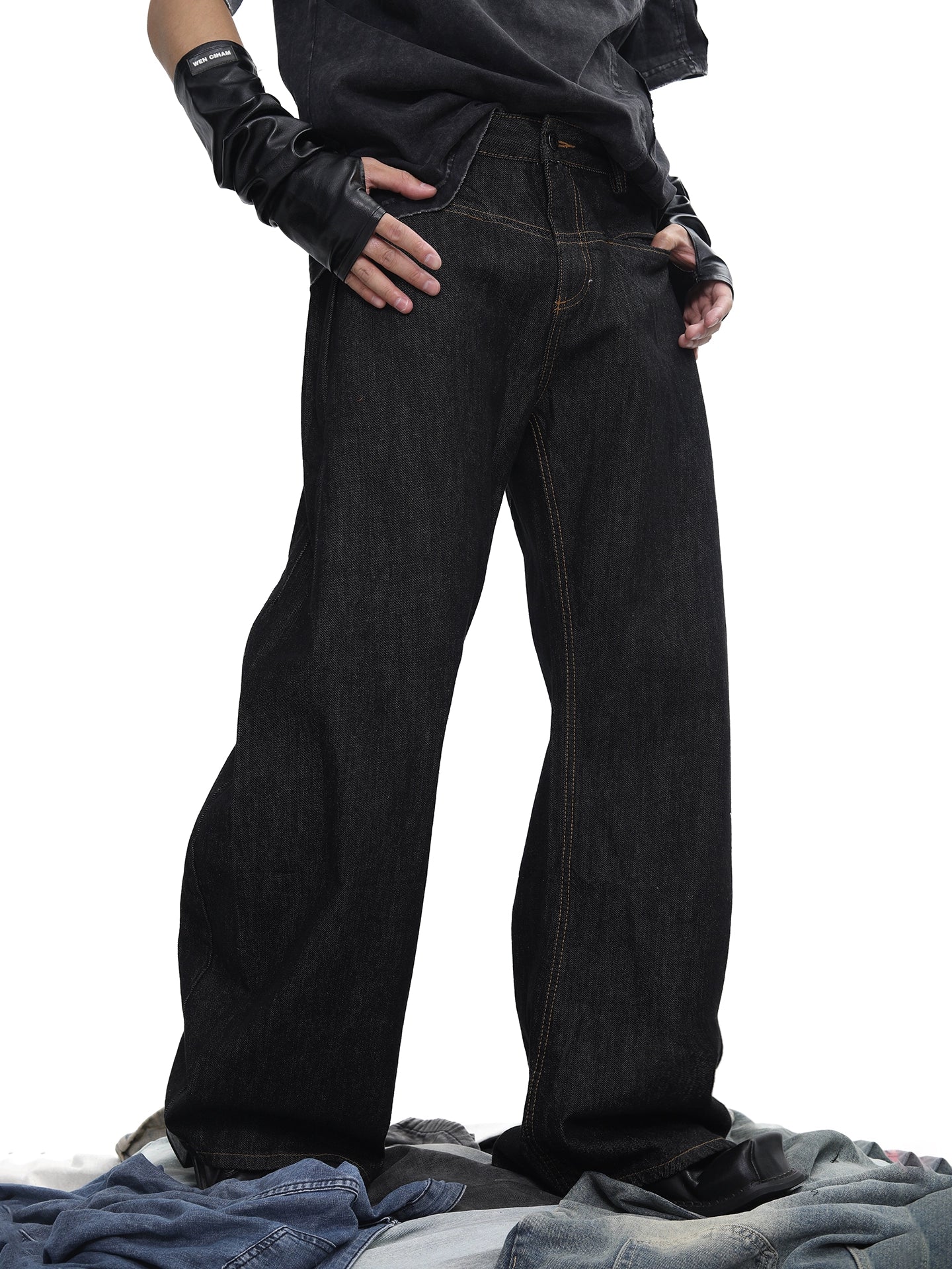 Curved Cut Straight Denim Jeans WN18707