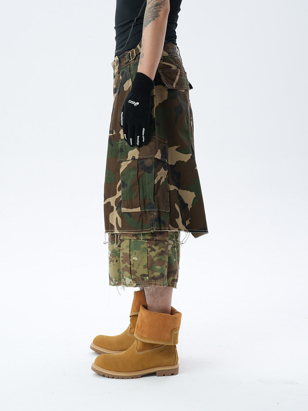 Camouflage Patchwork Fake Layered Multi Pocket Cargo Short Pants WN24346