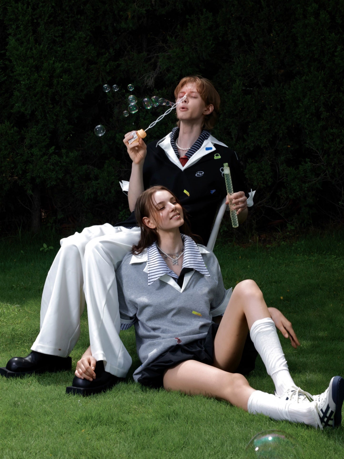 Sticker Print V-Neck Fake Layered Short Sleeve Polo T-Shirt WN18375