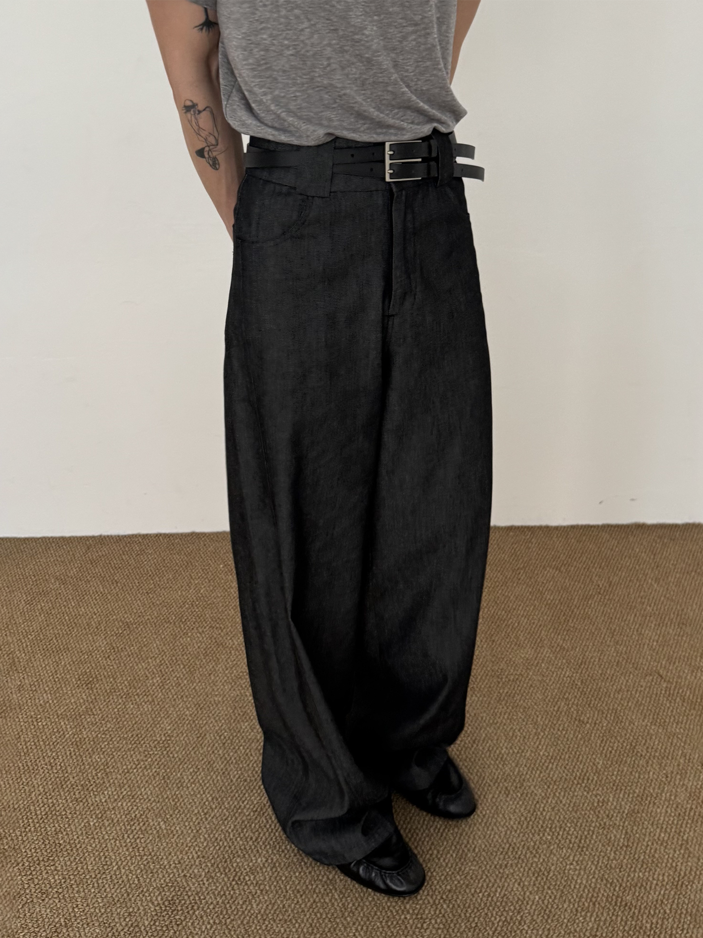 Lightweight Tapered Denim Jeans WN21610