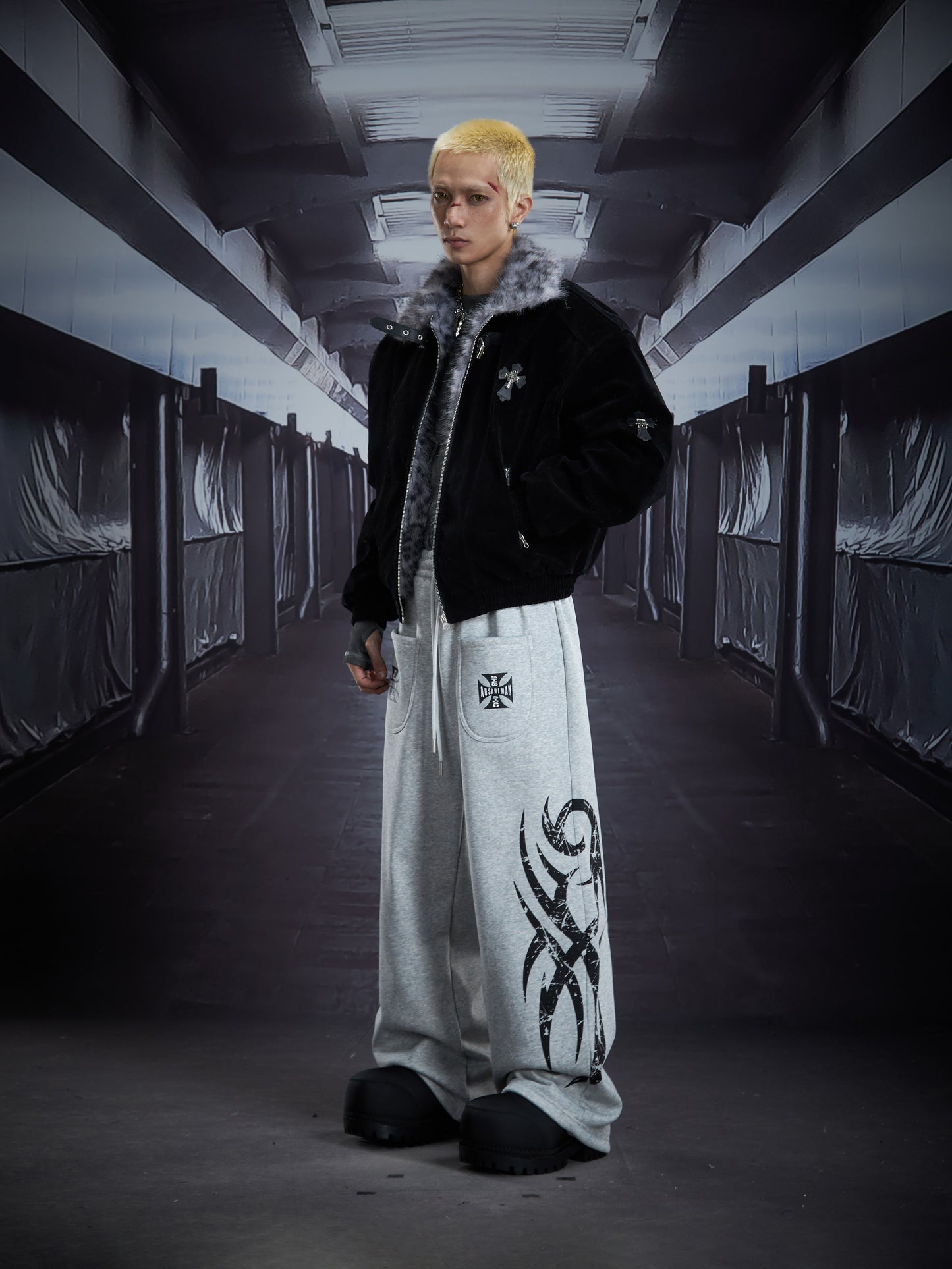 Totem Print Elastic Waist Fleece Lining Straight Sporty Pants WN22885