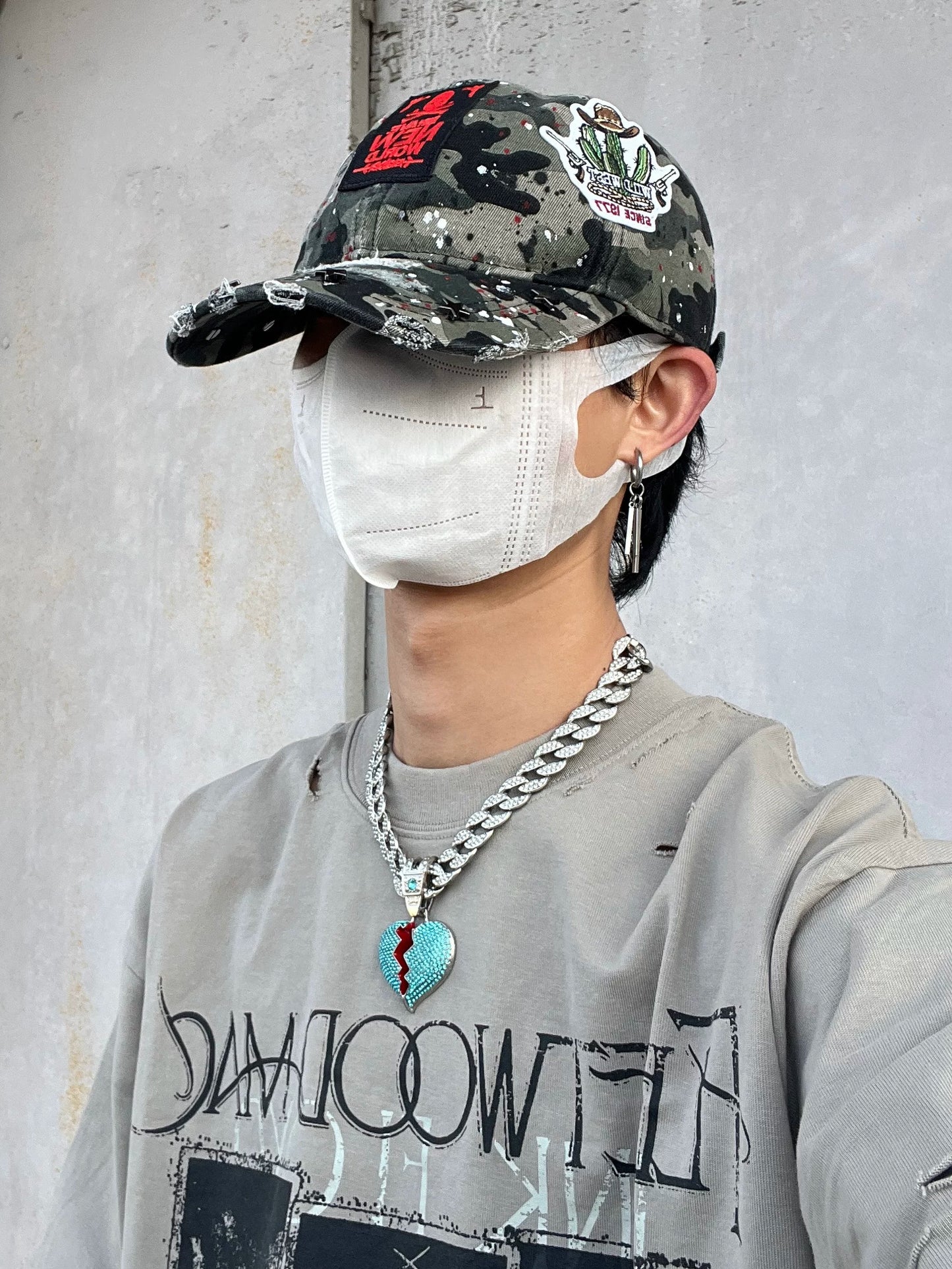 WN24074 YIZILINGF Original Homemade Niche Camouflage Ripped Peaked Cap Heavy Craft Rivet Embroidery Personalized Baseball Cap WN24074