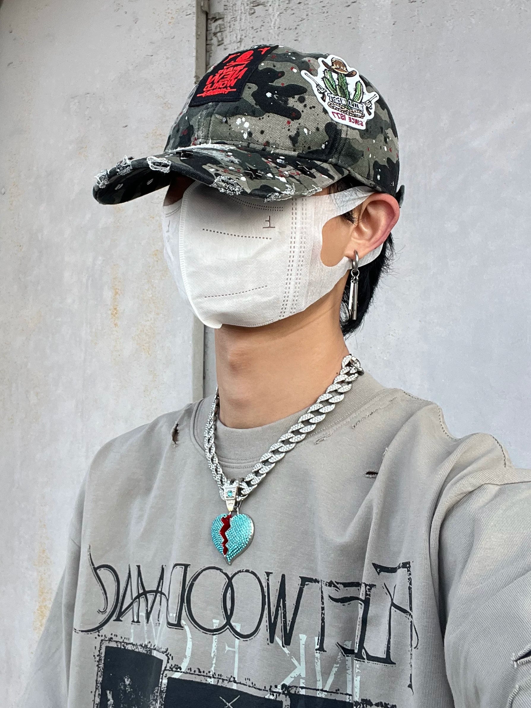 WN24074 YIZILINGF Original Homemade Niche Camouflage Ripped Peaked Cap Heavy Craft Rivet Embroidery Personalized Baseball Cap WN24074