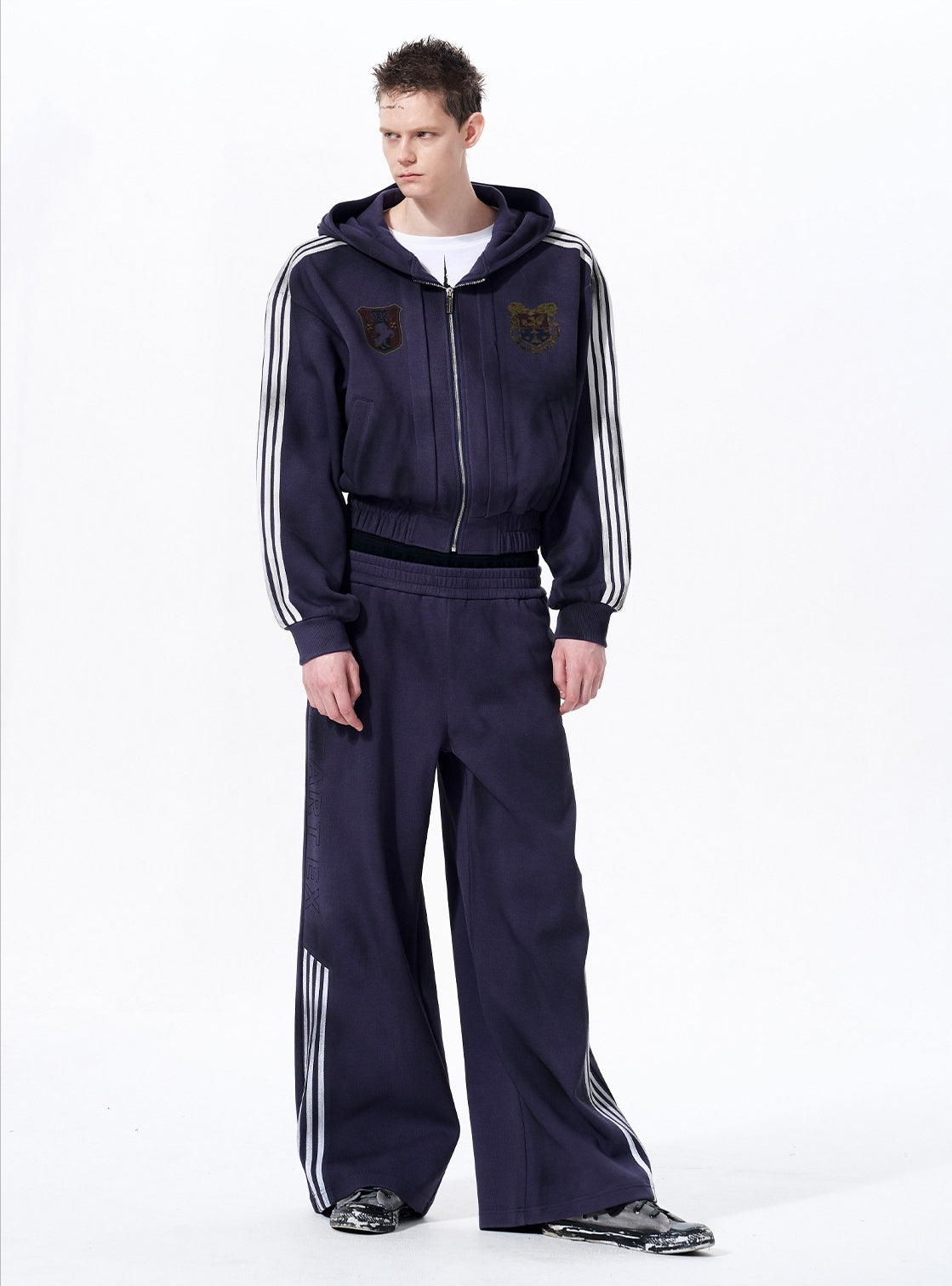 Four Stripe Damage Badge Embroidery Double Layer Hooded Jacket & Sporty Pants Setup WN23269