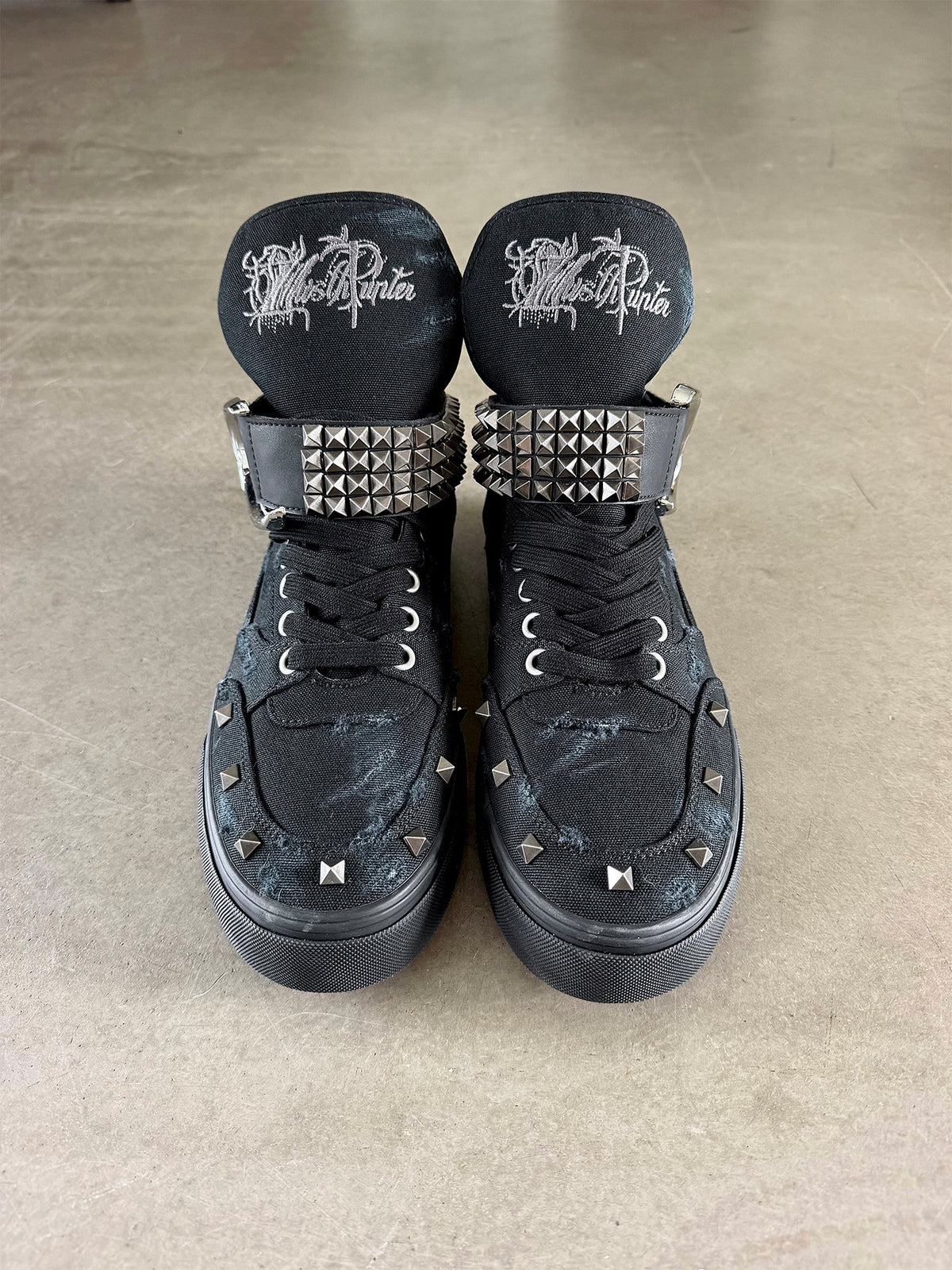 Metal Wing Stud Lace-Up Sneakers WN26709