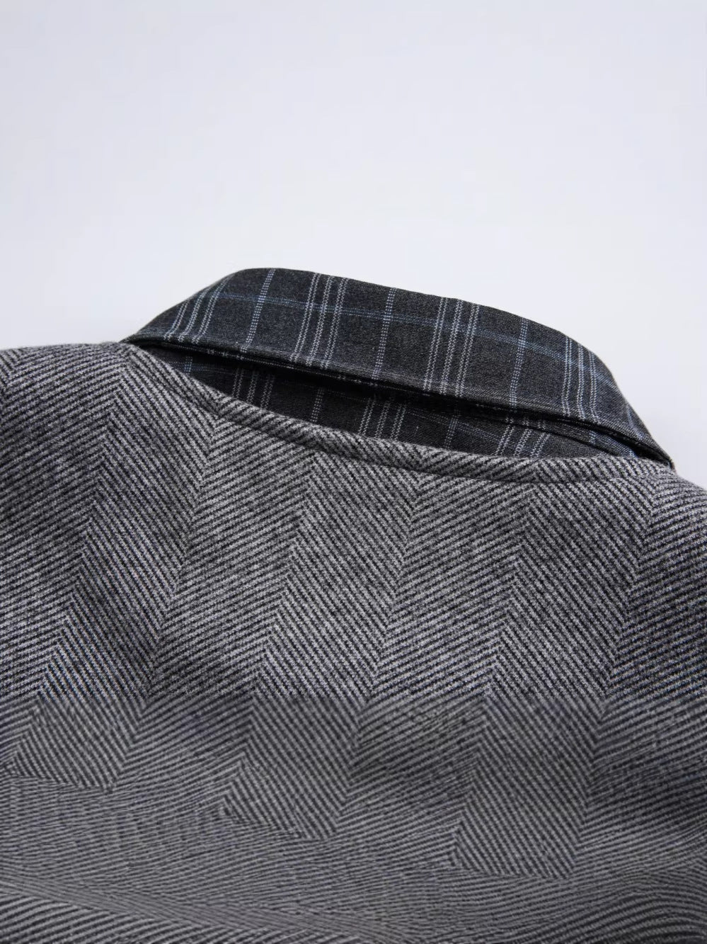 Fake Layered Herringbone Patchwork Plaid Collar Jacket WN27900