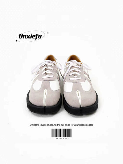 Leather Tabi Sneakers WN20780