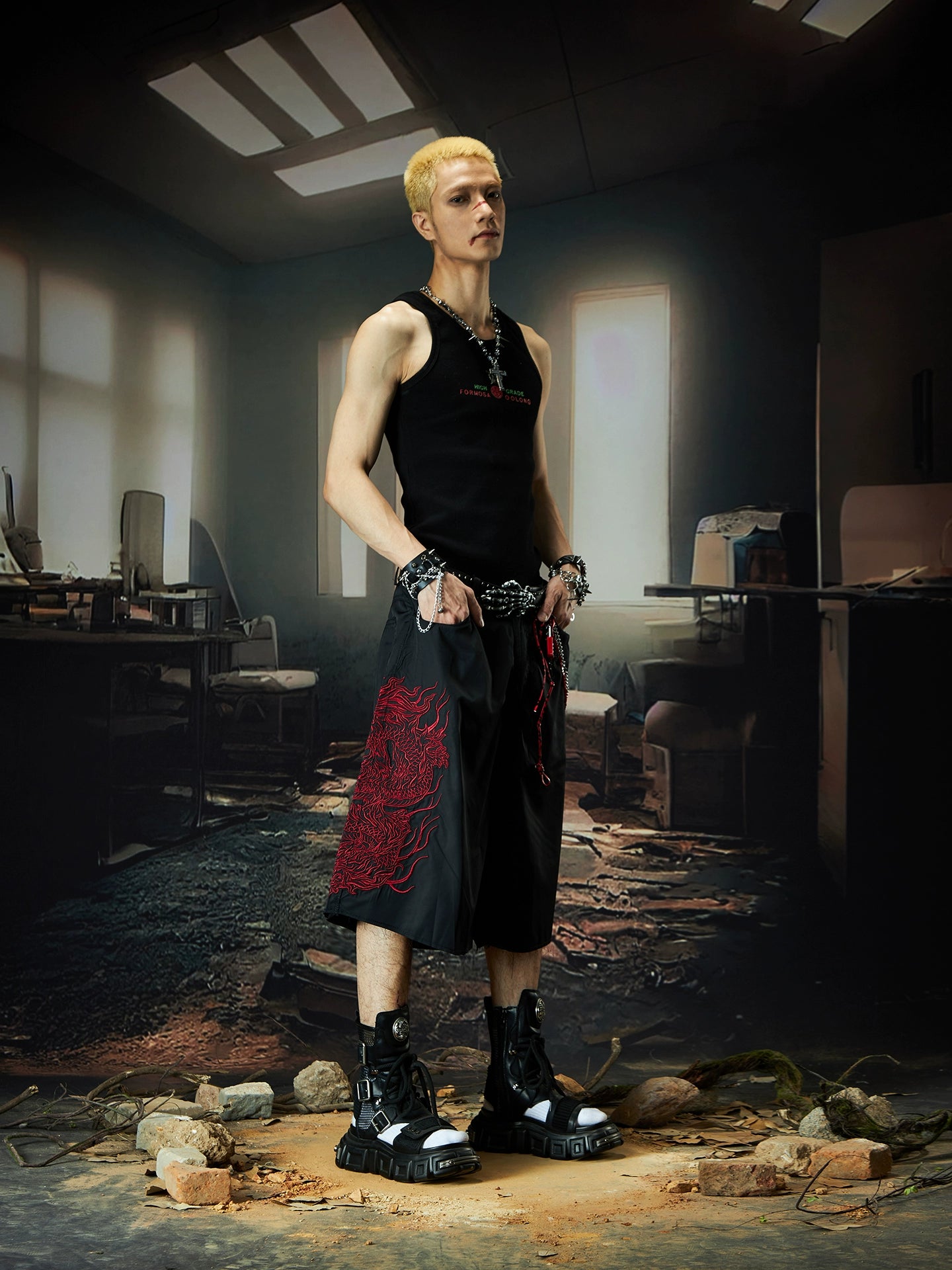 Dragon Embroidery Ultra-Thin Quick-Dry Wide Leg Half Pants WN18512