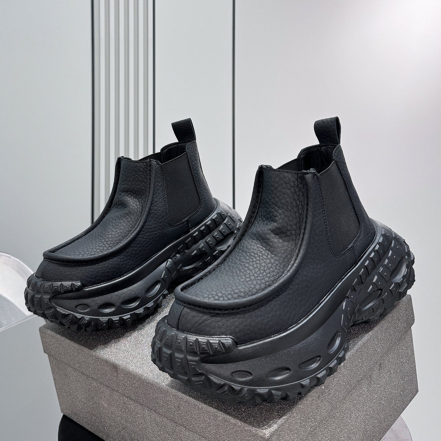 Thick-Sole Height-Increasing Chelsea Boots WN24774