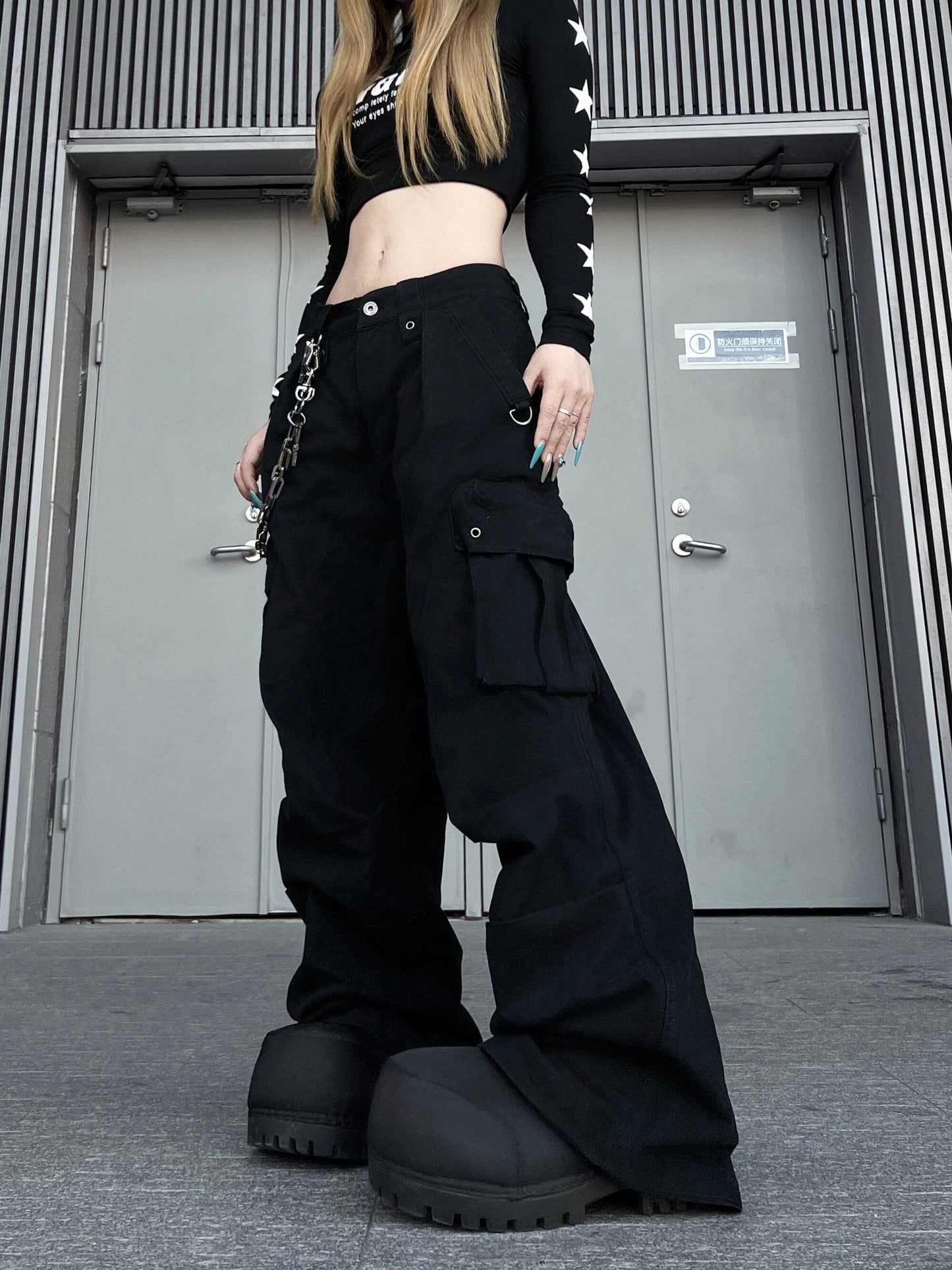 Multi-Pocket Parachute Pleats Wide Leg Cargo Pants WN24227