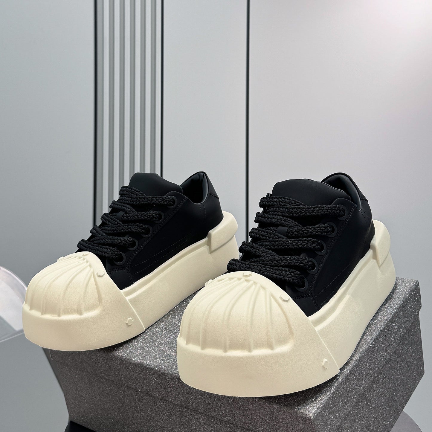 Shell Toe Platform Thick Sole Sneakers WN24637