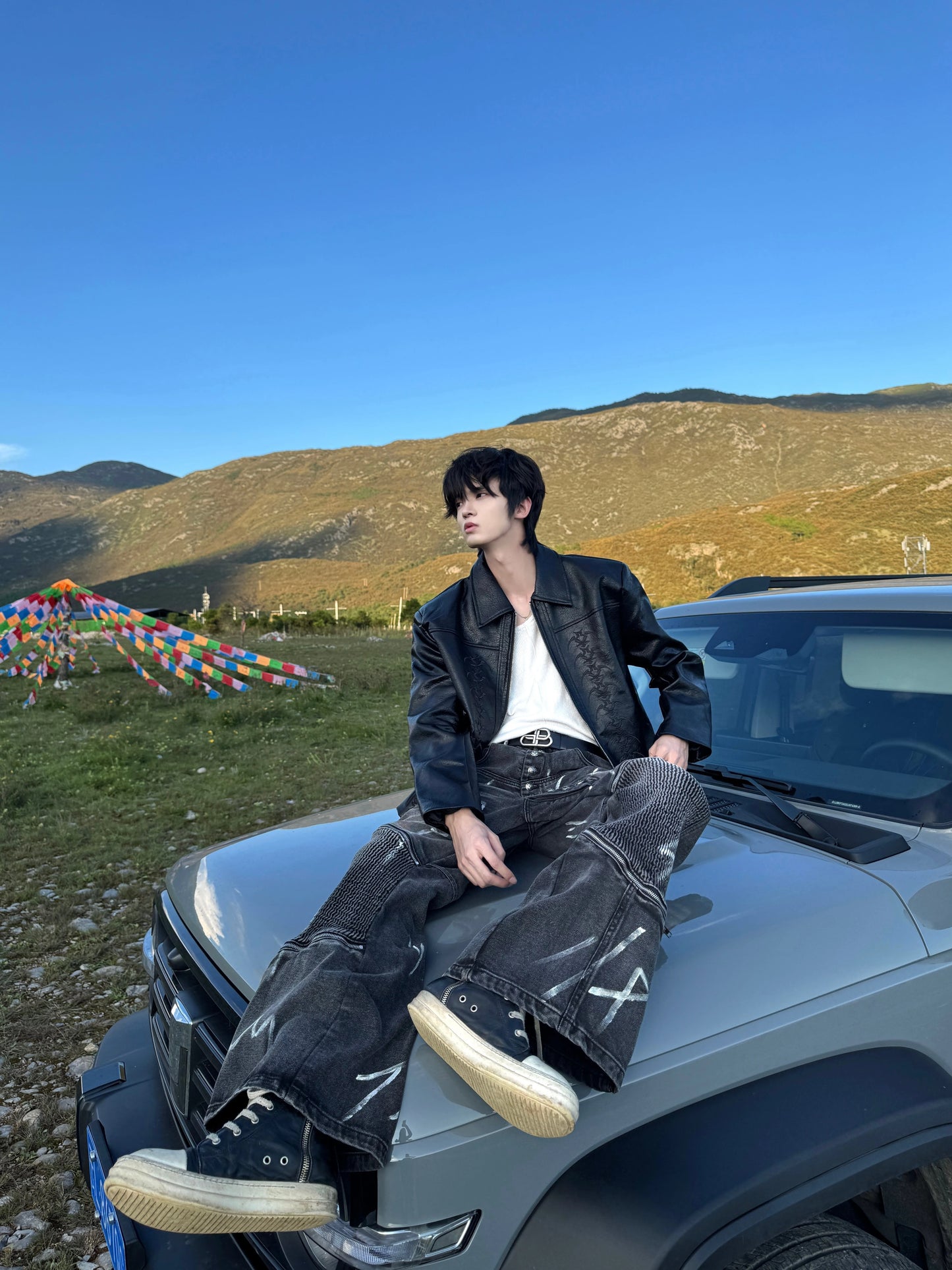 Hand-Paint Graffiti Metal Button Flare Denim Jeans WN20762