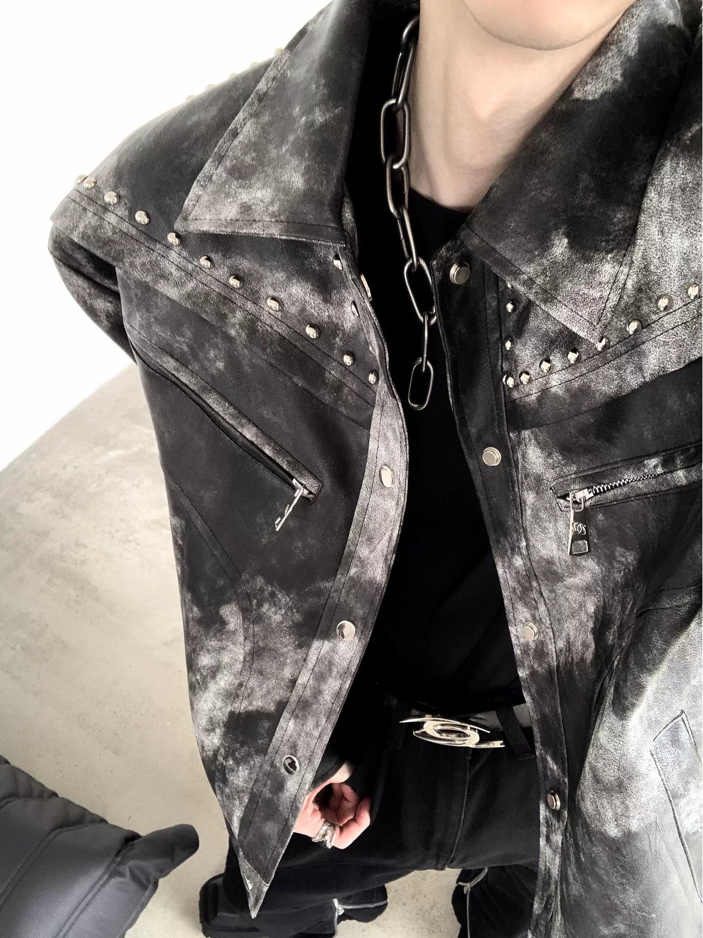 Rivet Design Shoulder Pad PU Leather Jacket WN9179