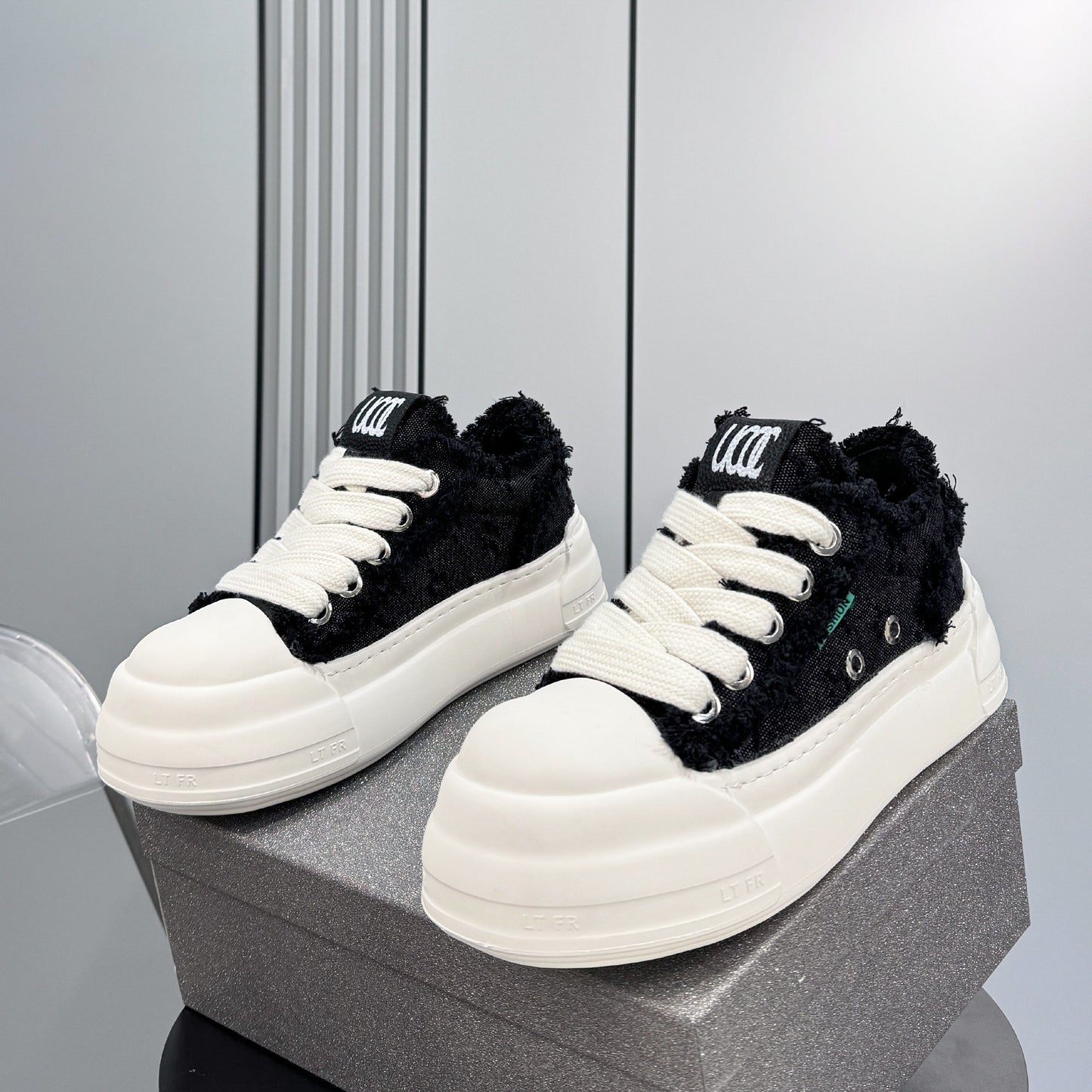 Chunky Platform Frayed Canvas Shell Toe Sneakers WN24840