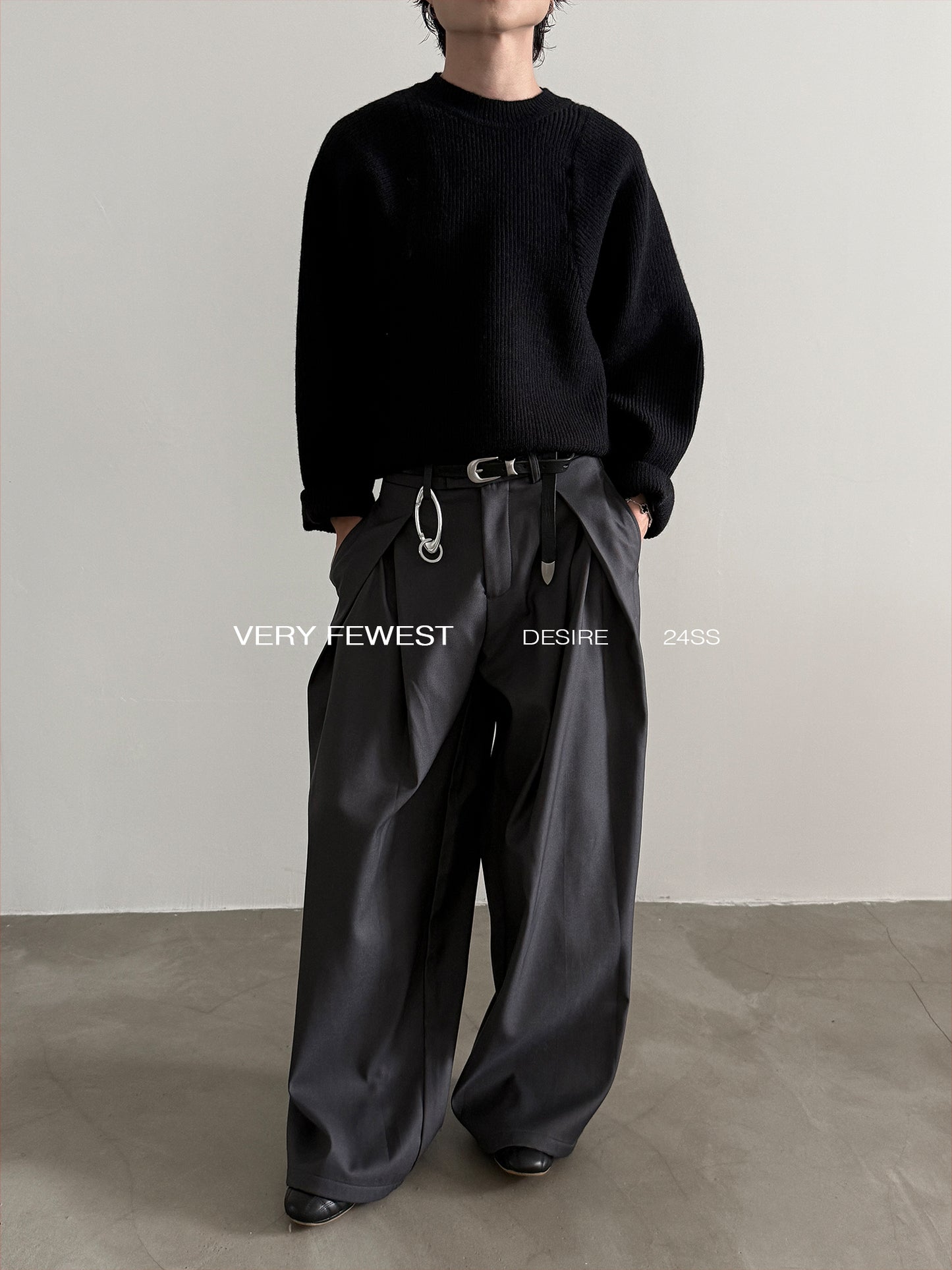 Heavyweight Pleats Wide-Leg Trousers WN15267