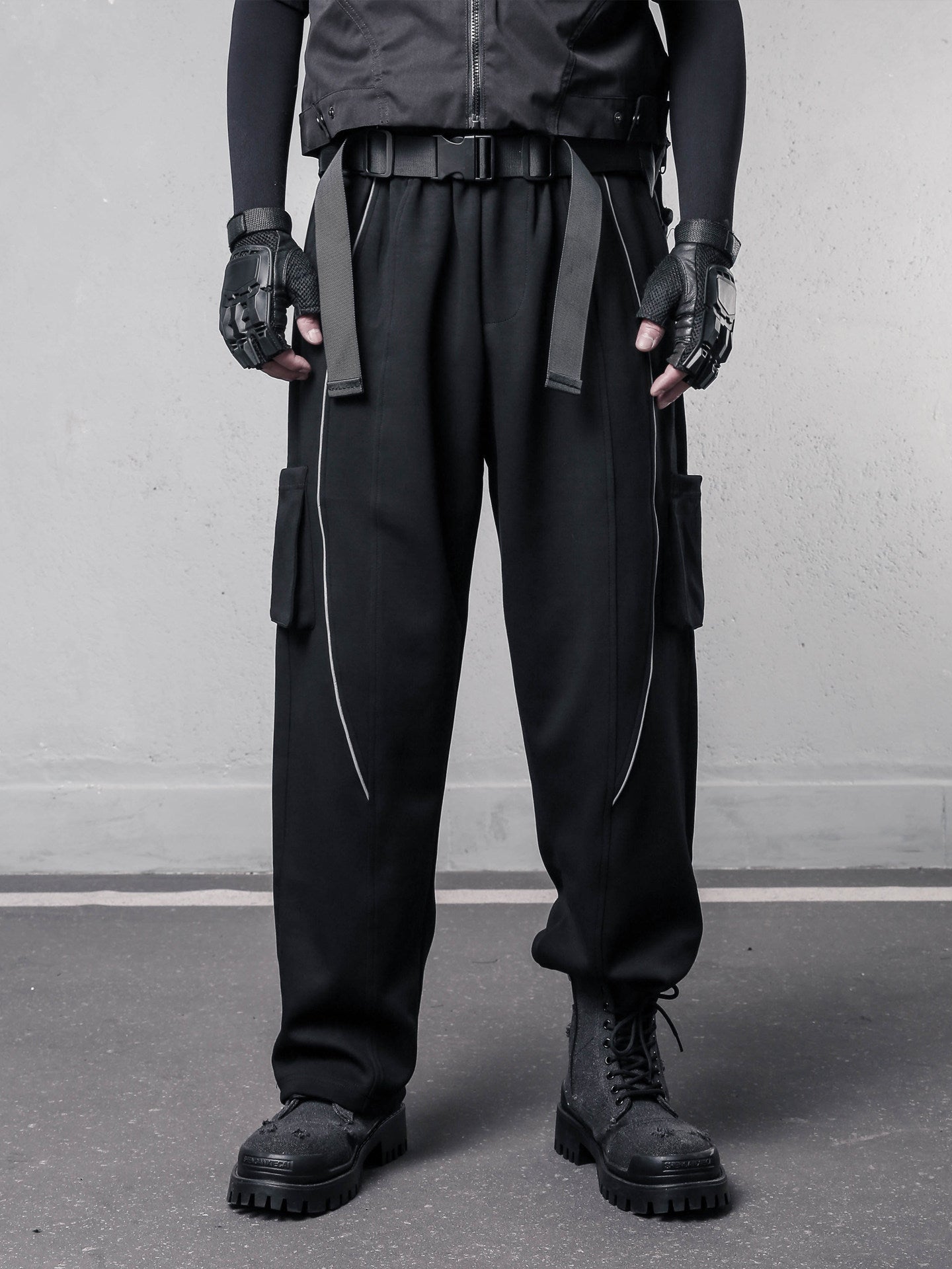 Reflective Stripe Functional Cuffed Cargo Pants WN22578