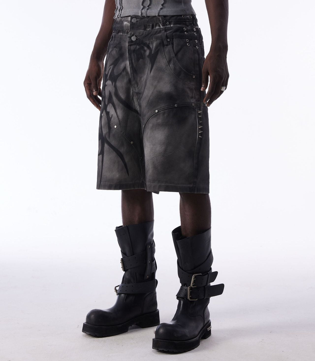 Washed Graffiti Dirty-Dye Denim Half Pants WN25741