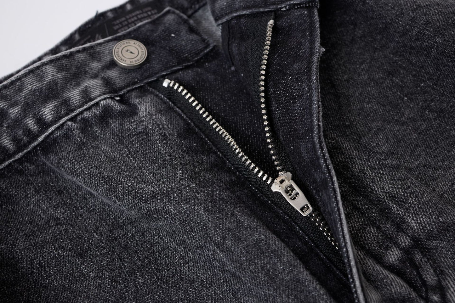 Washed Whisker Metal Buckle Denim Half Pants WN25513