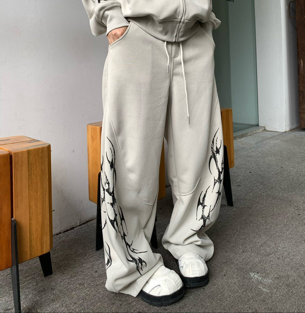 Thorn Print Zipper Hoodie & Thorn Print Wide Leg Sweatpants Setup WN25656