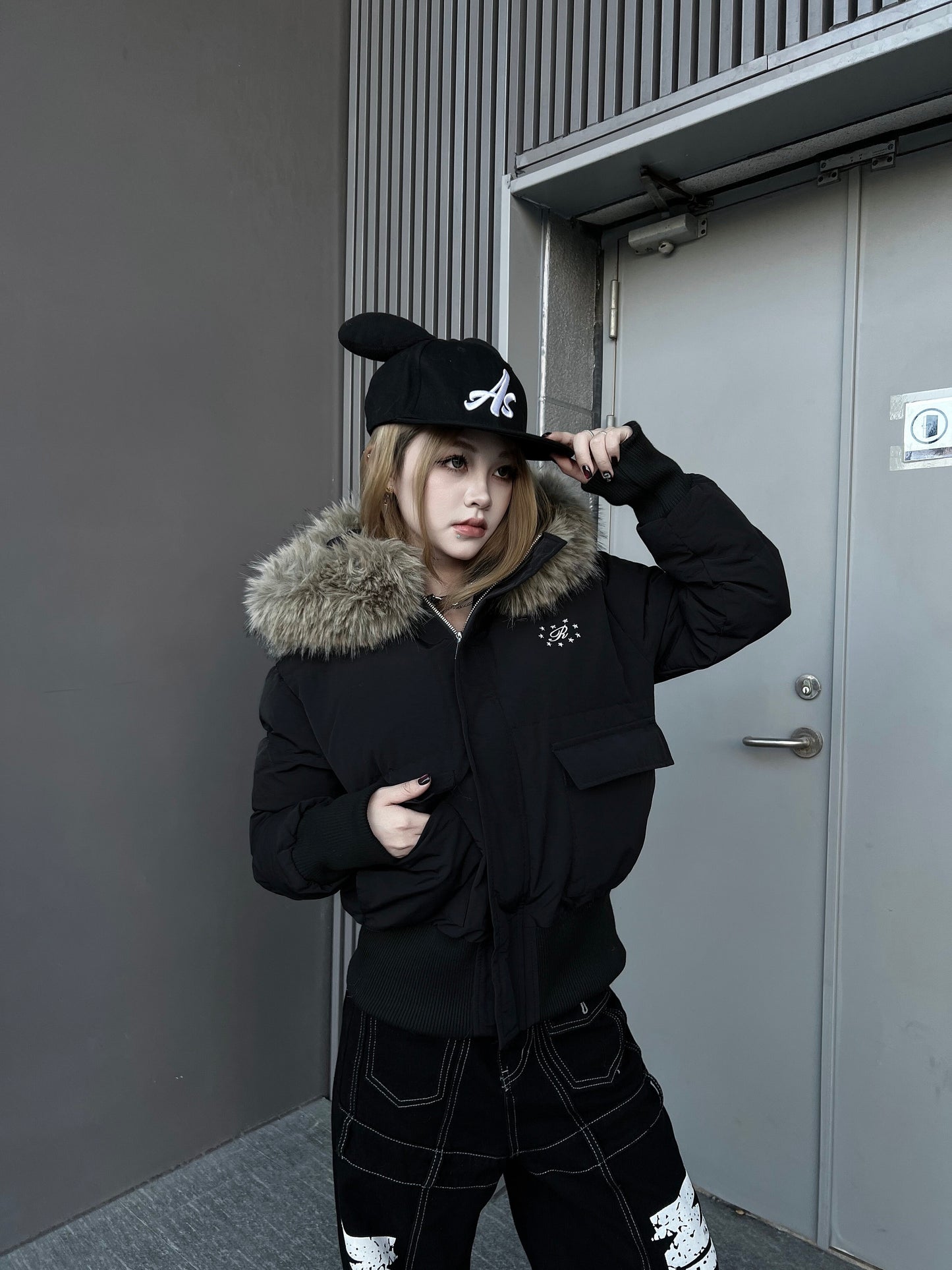 Fake Fur Collar Short Hooded Puffer Jacket WN24195