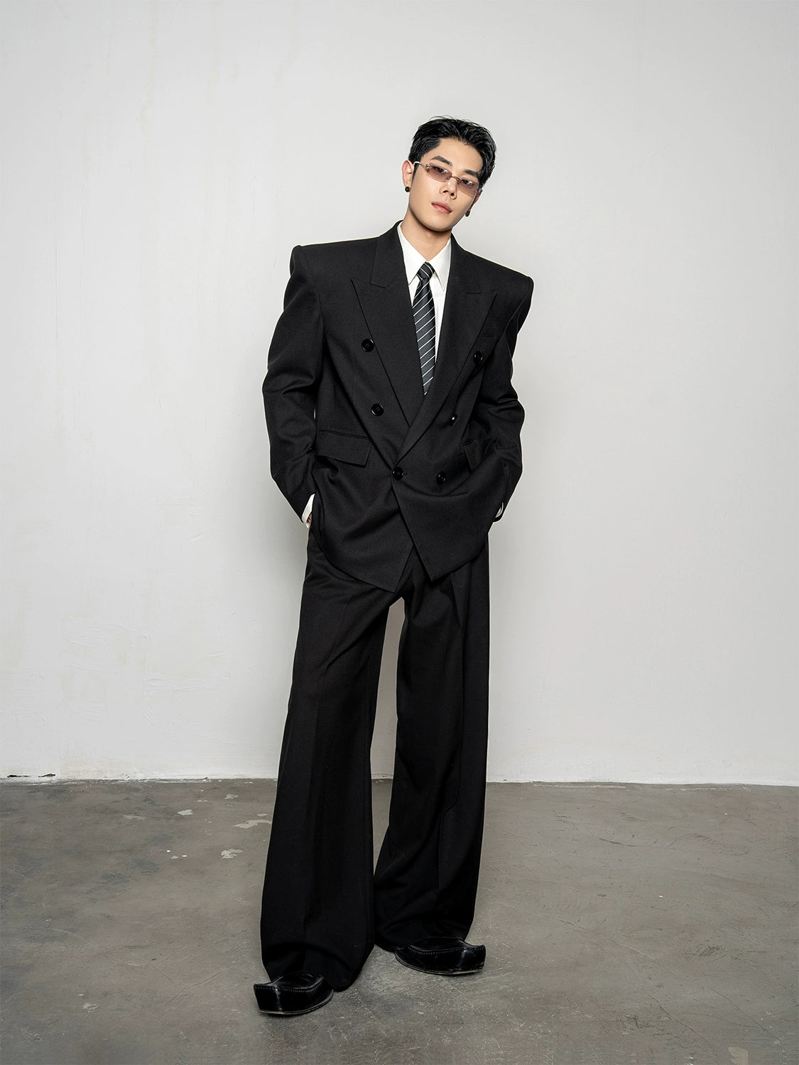 Wide Shoulder Tailored Jacket & Trousers Setup WN20880