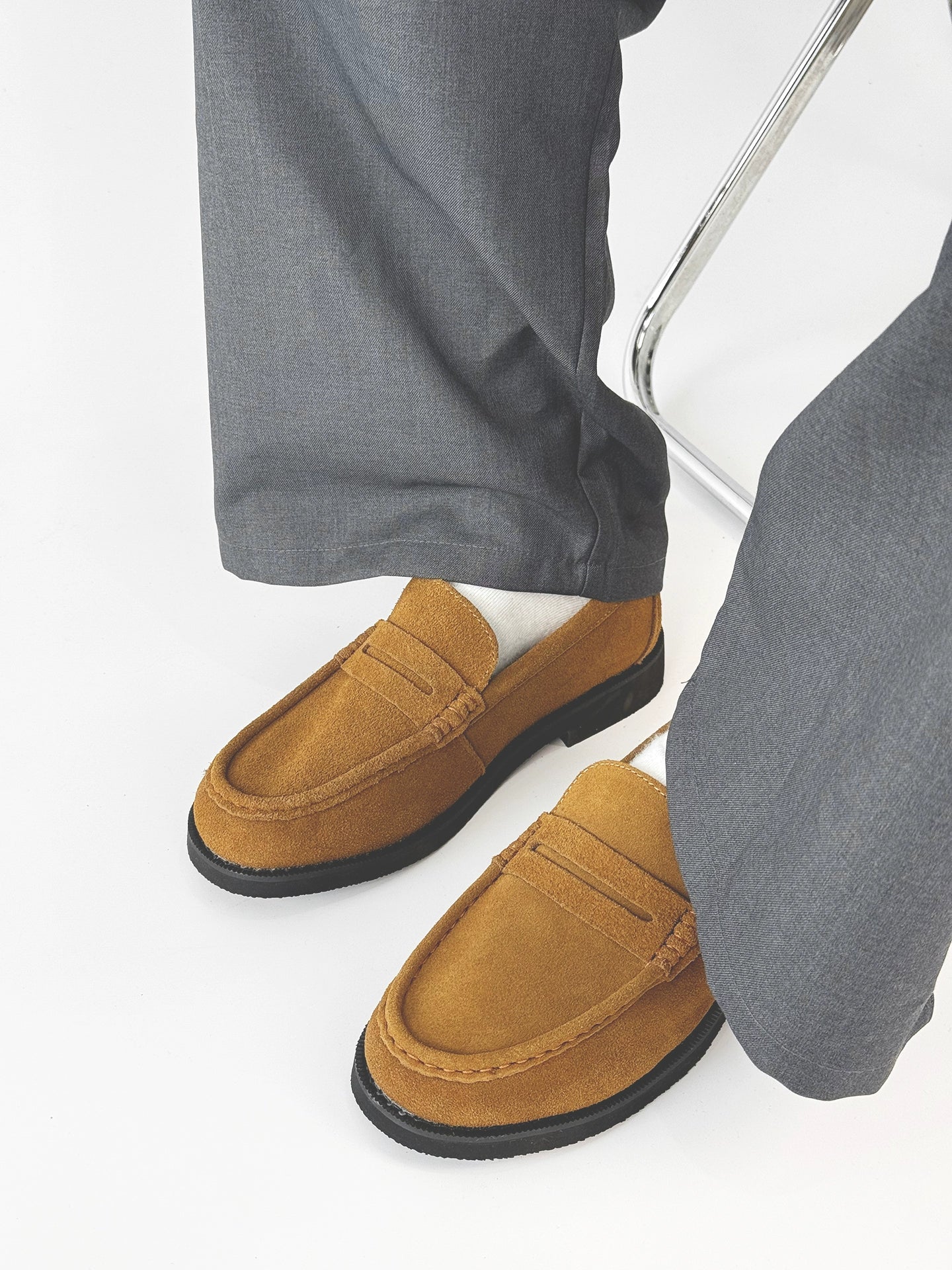 Suede Design Slip-On Coin Loffer WN19174