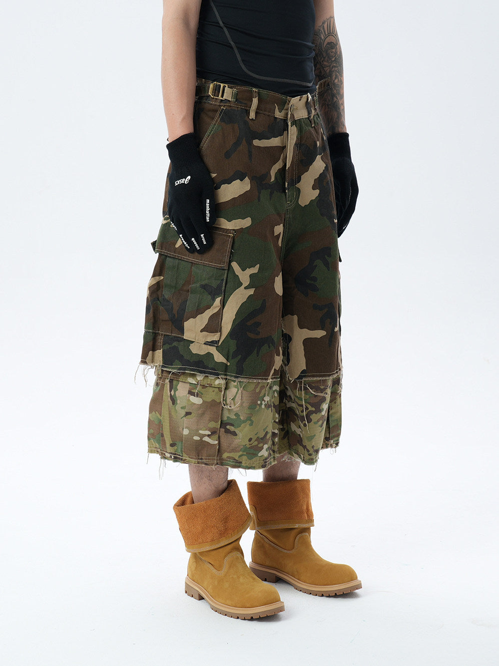 Camouflage Patchwork Fake Layered Multi Pocket Cargo Short Pants WN24346