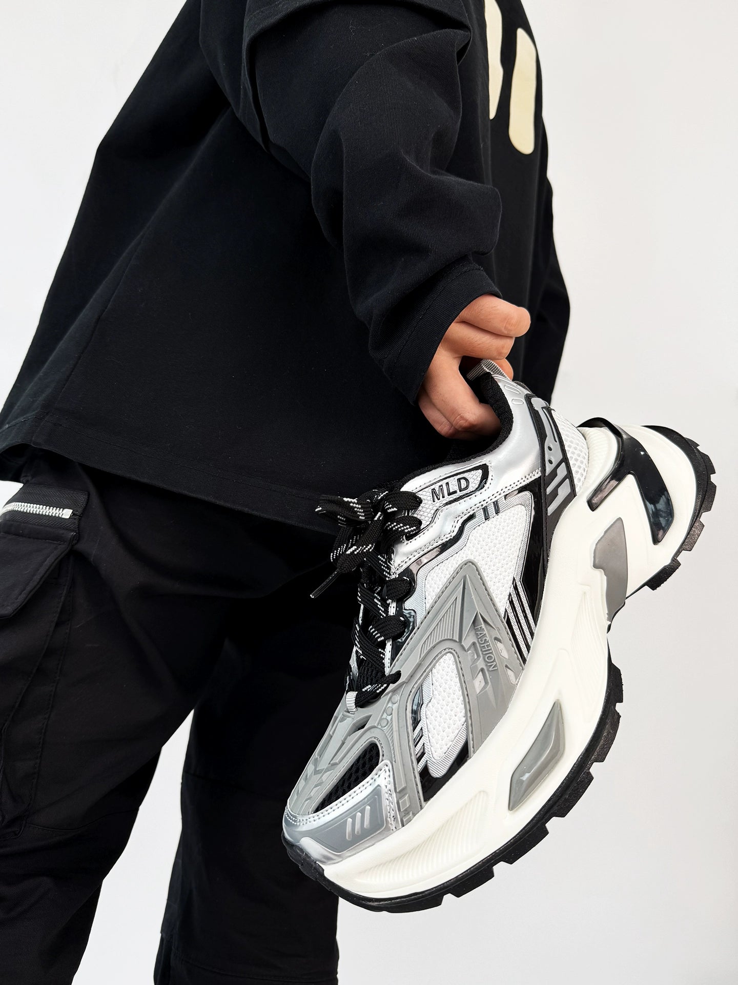 Chunky Sole Mecha Design Shoes WN19170