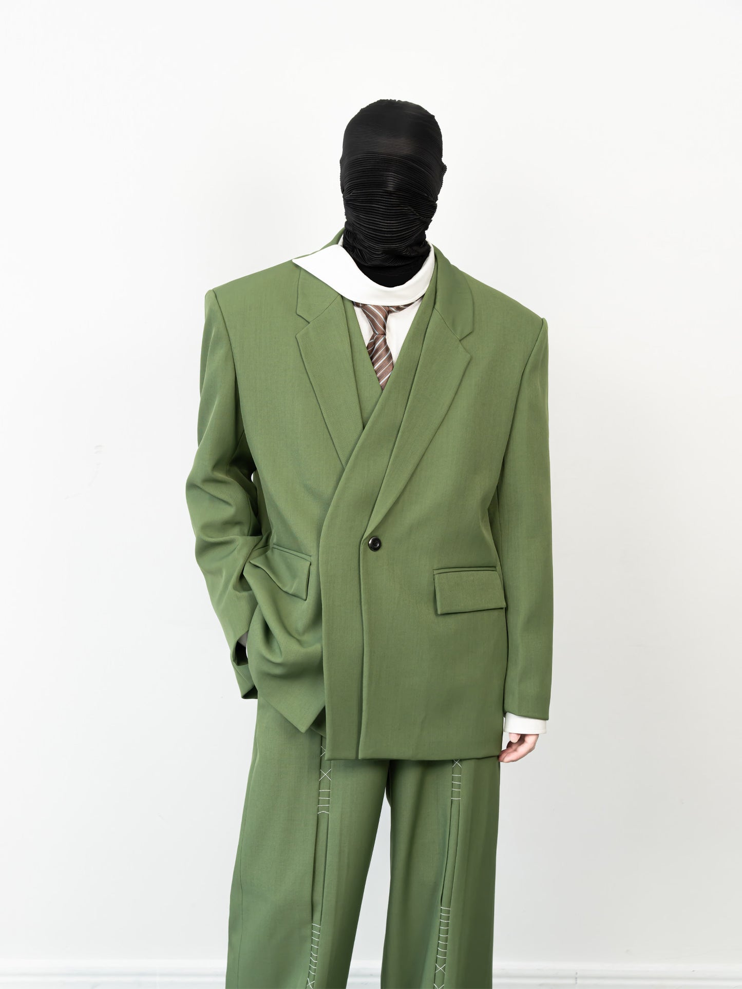 Exposed Seam Tailored Jacket & Exposed Seam Trousers Setup WN23611