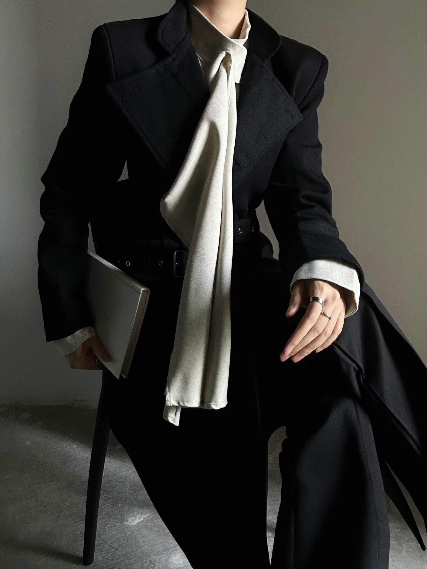 Structured Shoulder Belted Waist-Shaping Coat WN23145