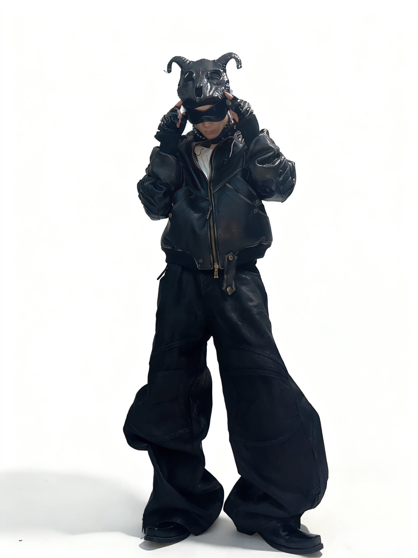 Buckle Detail Coated Wide Leg Pants WN24087