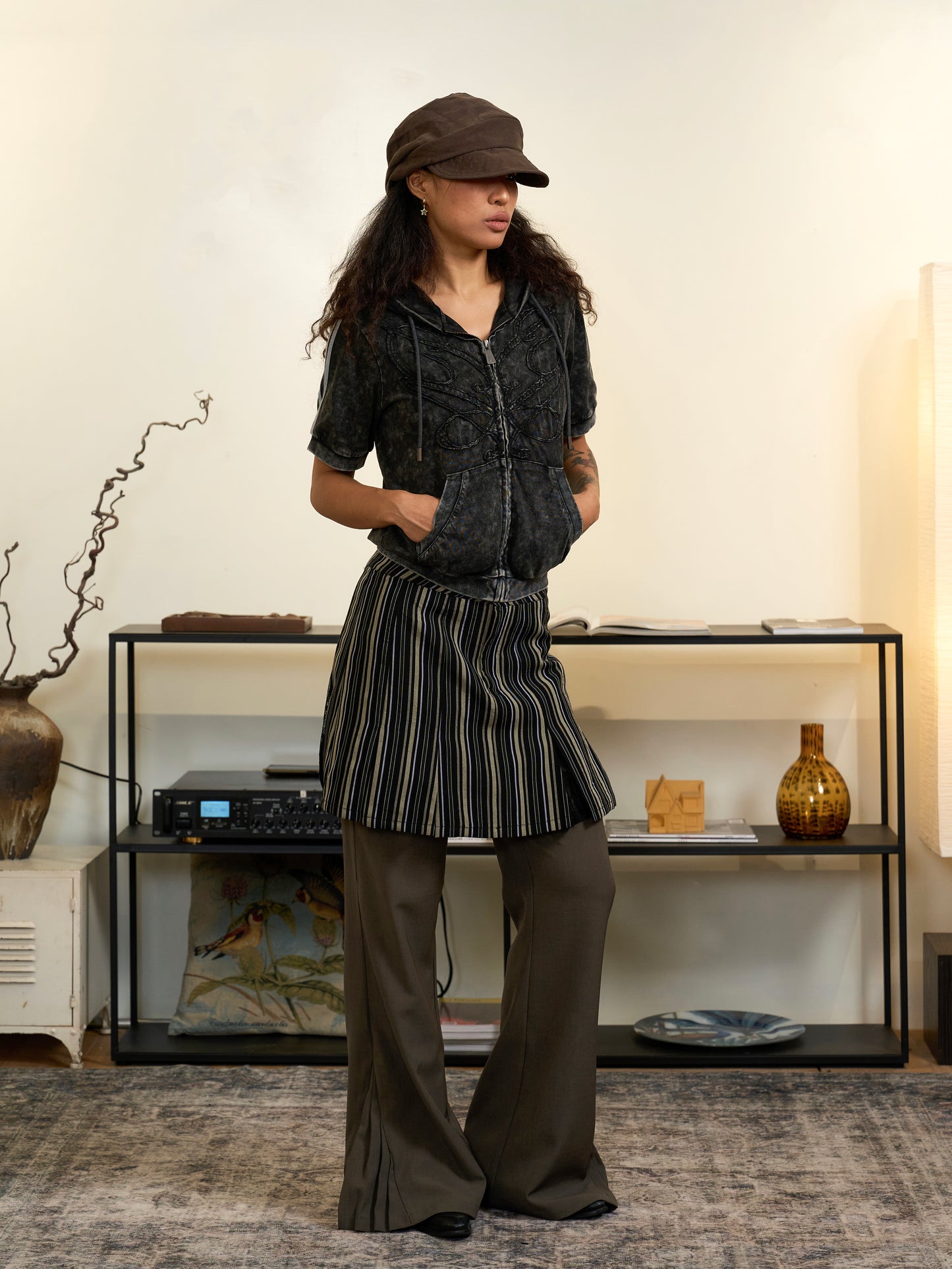 Wash Patch Embroidery Zipper Short Sleeve Hoodie WN18937