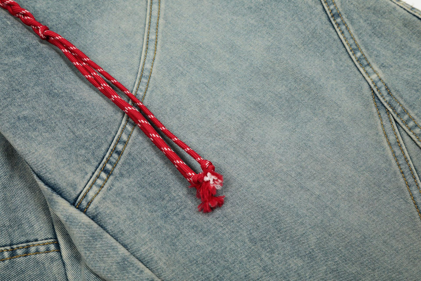 Belt Curved Wide Leg Denim Jeans WN25756